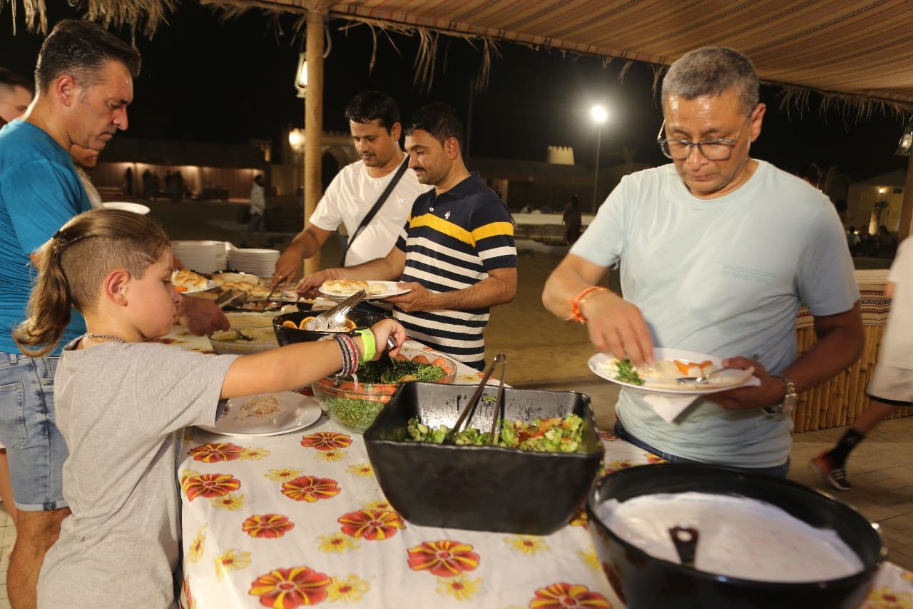 Premium Evening Desert Safari Tour from Dubai with BBQ Dinner - تصویر 9
