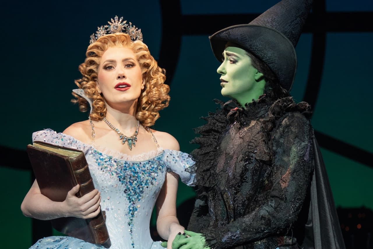 Wicked Broadway Show Ticket in New York - تصویر 3