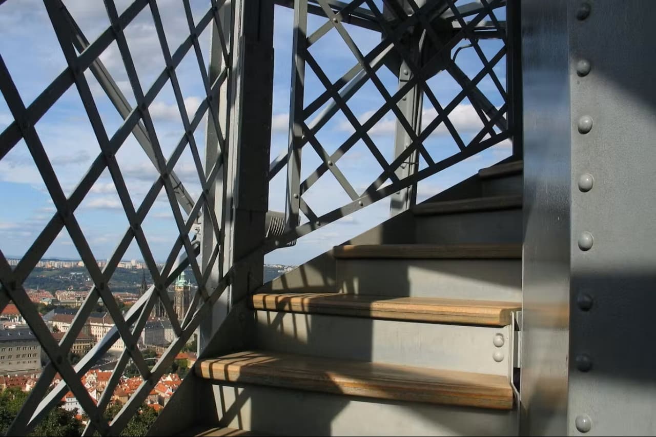 Petřín Tower & Mirror Maze Ticket - تصویر 7