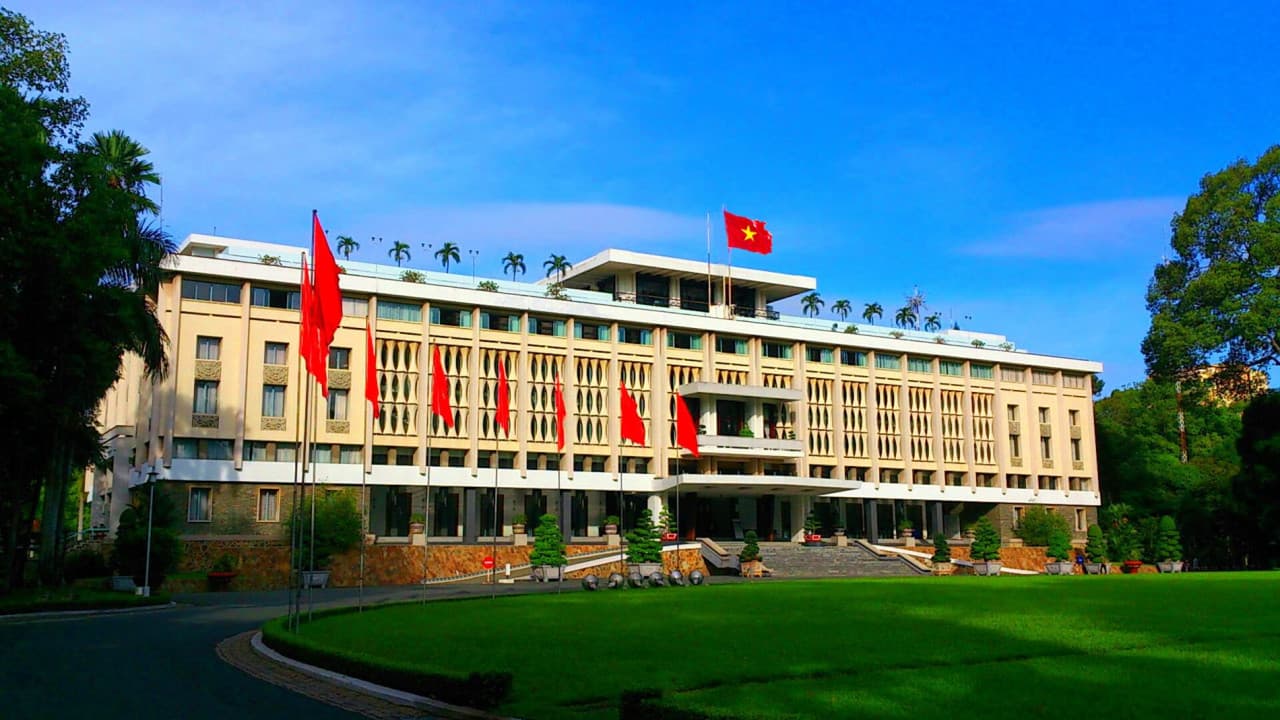 Ho Chi Minh Full-Day Tour: Independence Palace, War Remnants Museum, Water Bus Ride on Saigon River - تصویر اصلی