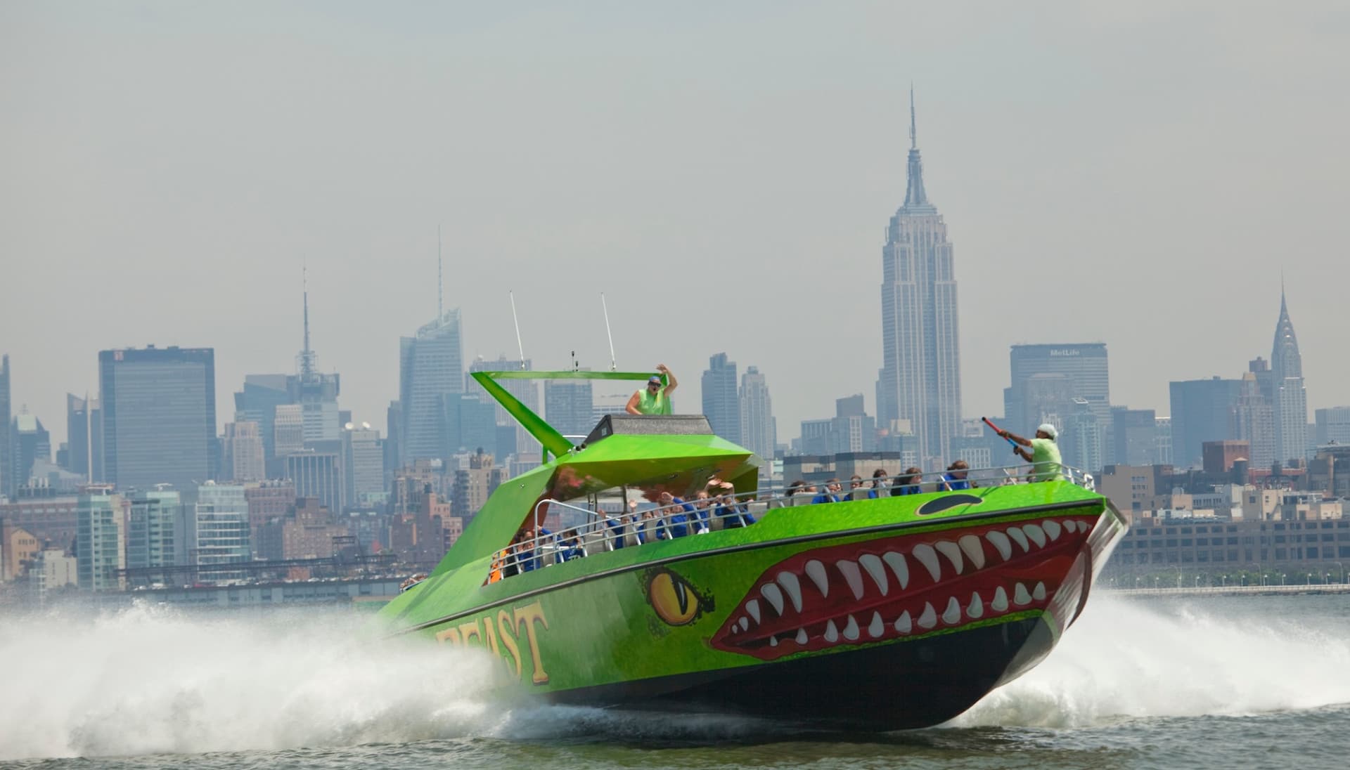 The Beast Speedboat Ride to Statue of Liberty by Circle Line: Reserved Straight-to-Board Ticket - تصویر 2
