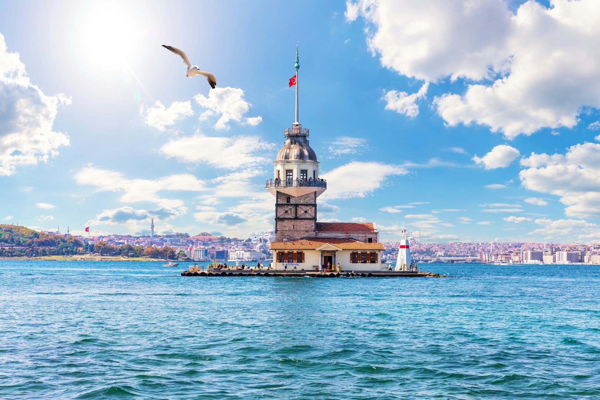 Istanbul Europe and Asia Half-Day Private Tour: Maiden's Tower and Mihrimah Sultan Mosque - تصویر 7