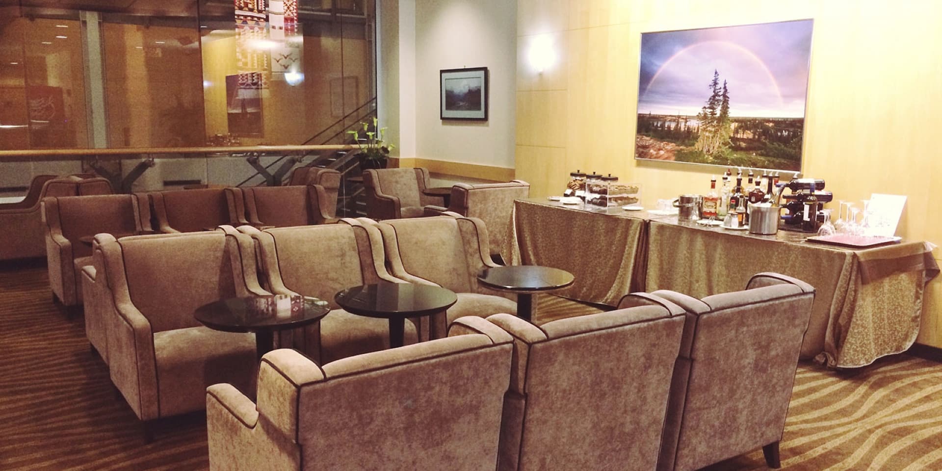 Plaza Premium Lounge - Vancouver International Airport - تصویر 6