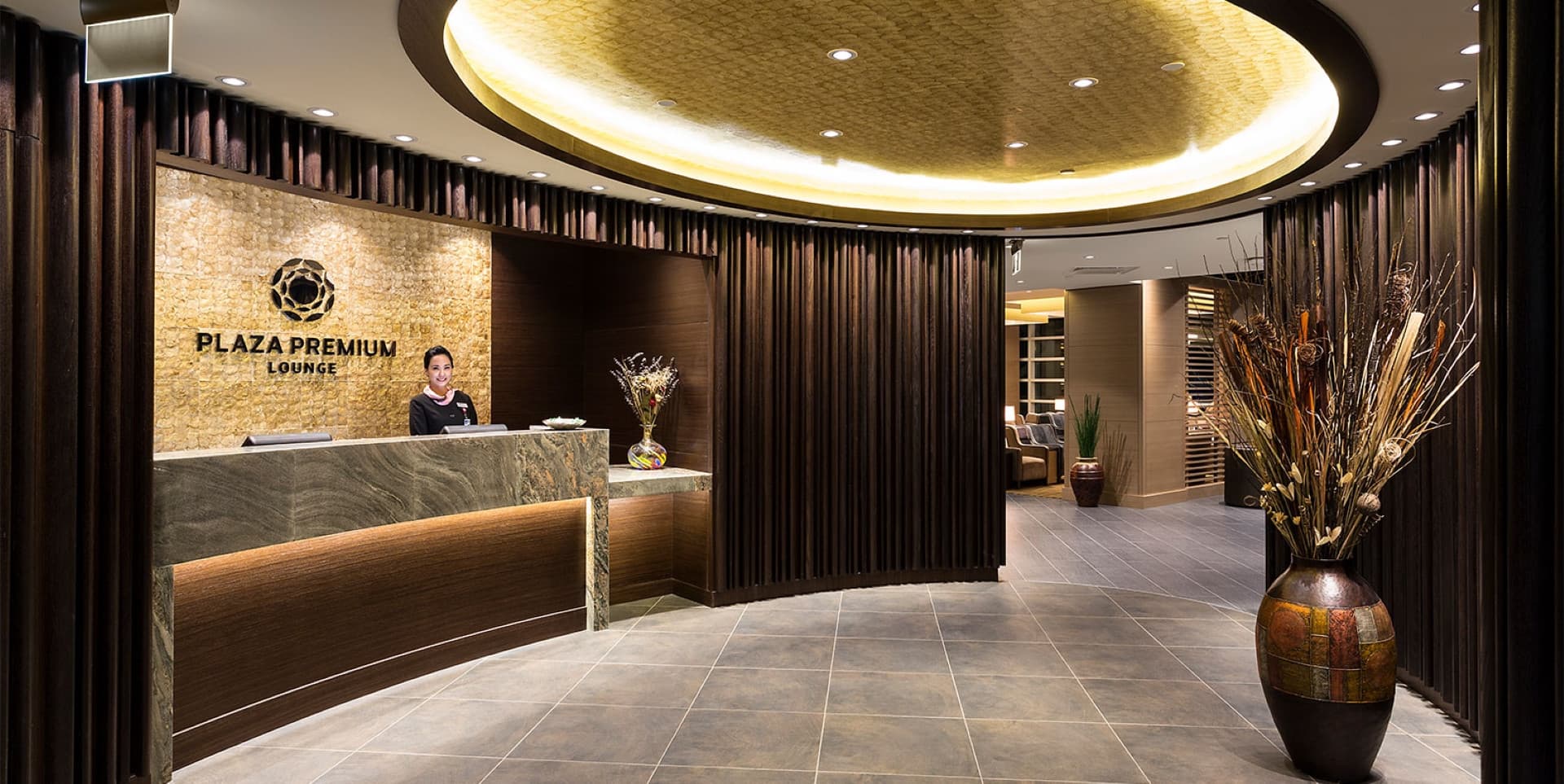 Plaza Premium Lounge - Vancouver International Airport - تصویر 7