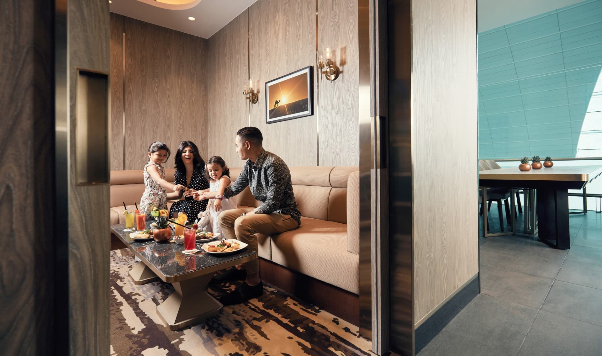Plaza Premium Lounge - Dubai International Airport Terminal 3 - تصویر 5