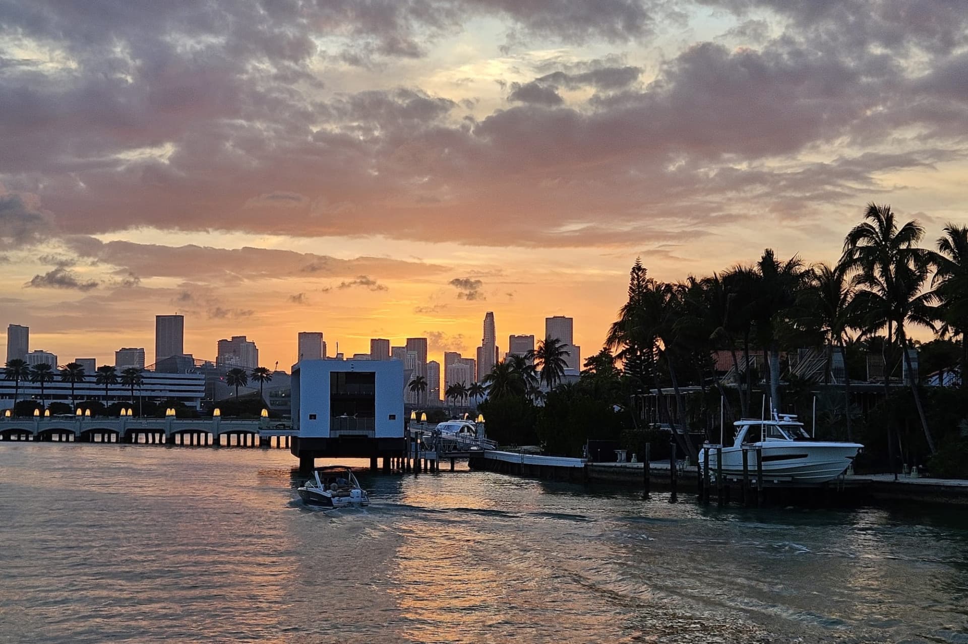 Miami Sunset Cruise of Biscayne Bay and Millionaires' Homes - تصویر 11