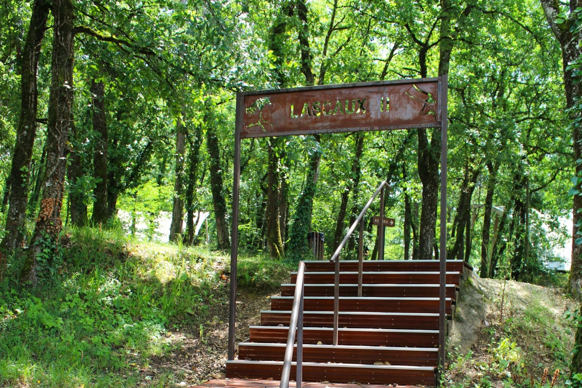 Lascaux II Guided Tour - تصویر 6