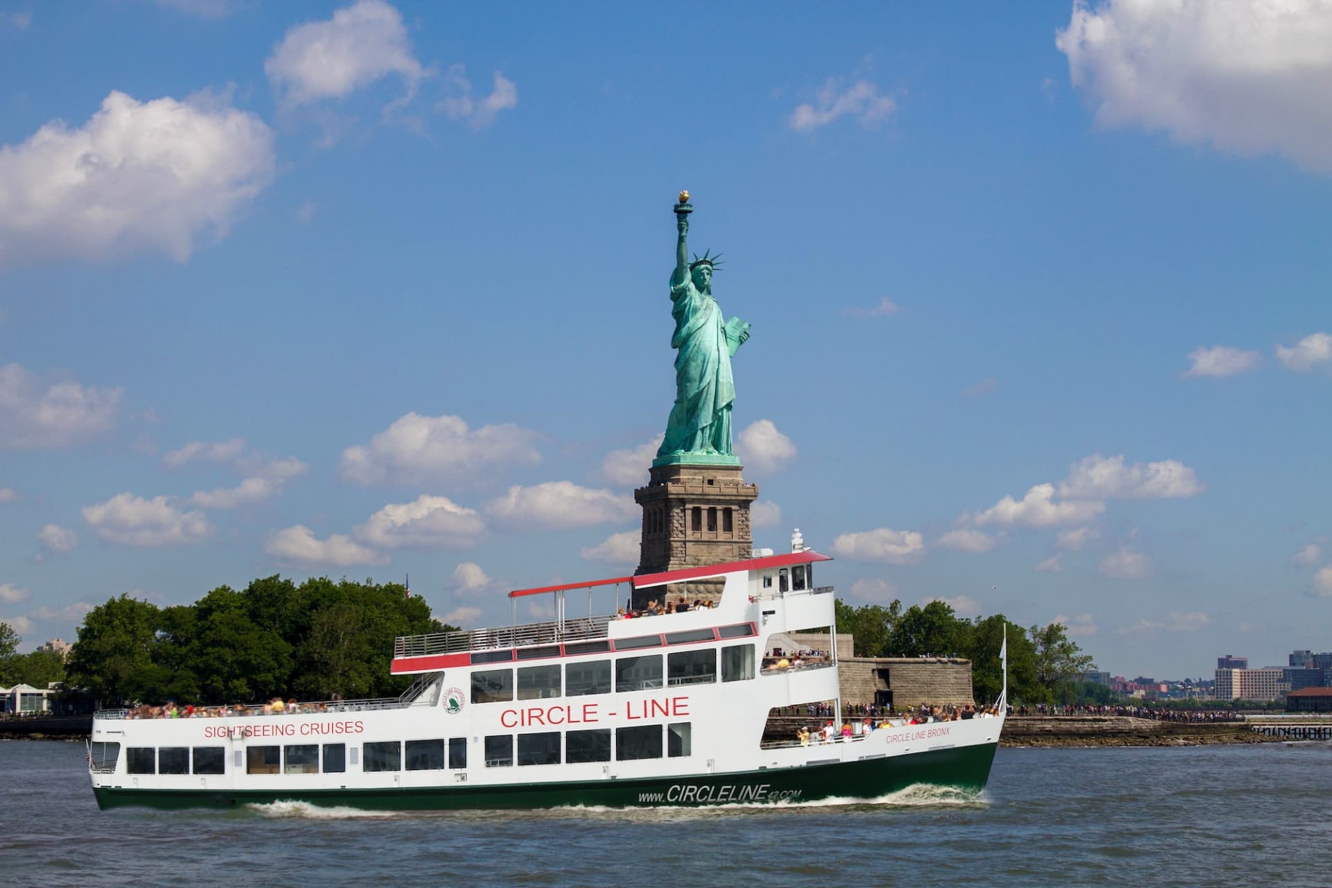 Circle Line "NYC Landmarks" Sightseeing Cruise (1.5 hours): Reserved Straight-to-Board Ticket - تصویر 2