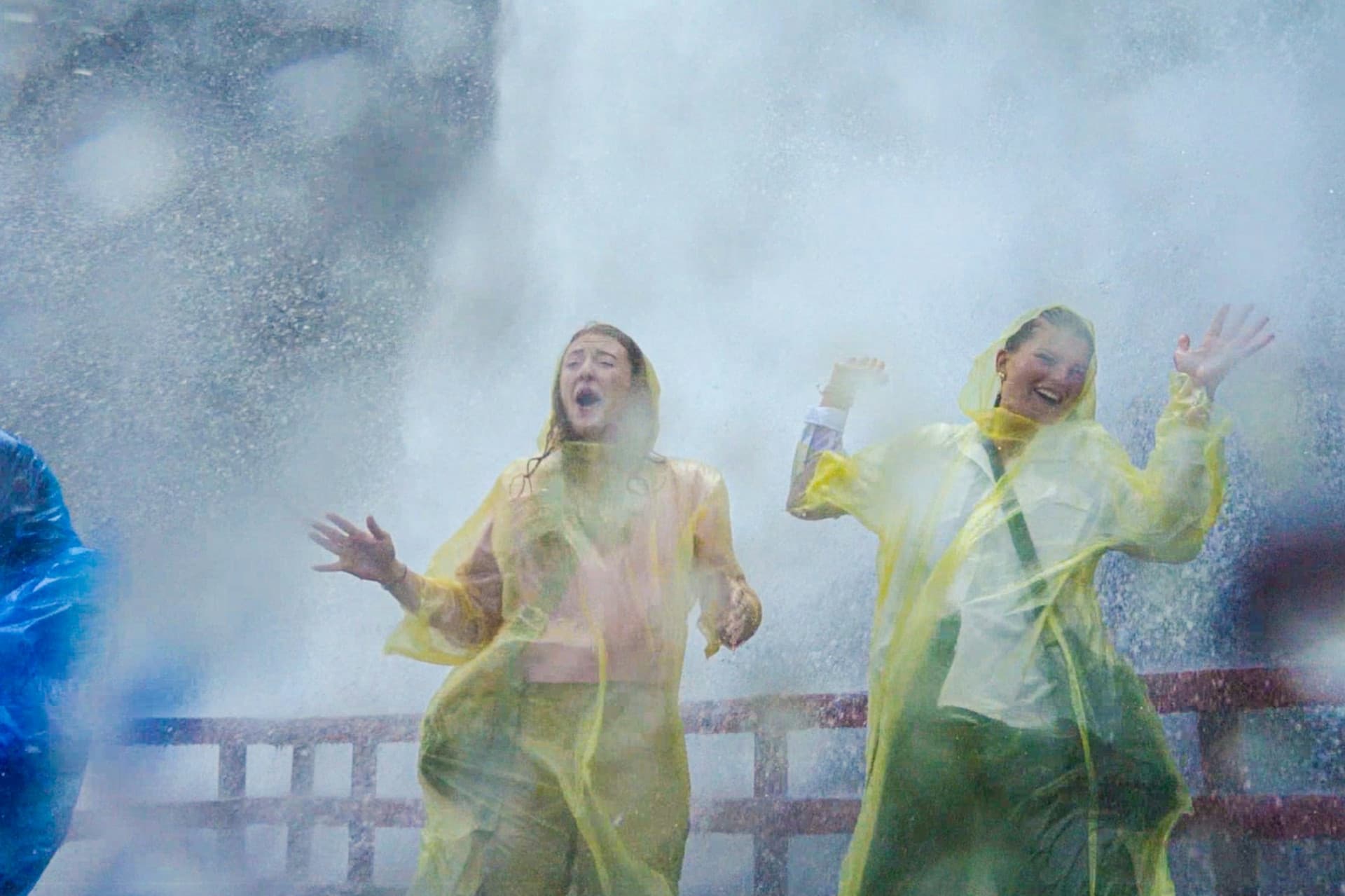 Niagara Falls US: Maid of the Mist Cruise + Cave of the Winds + Small Group Tour - تصویر 2