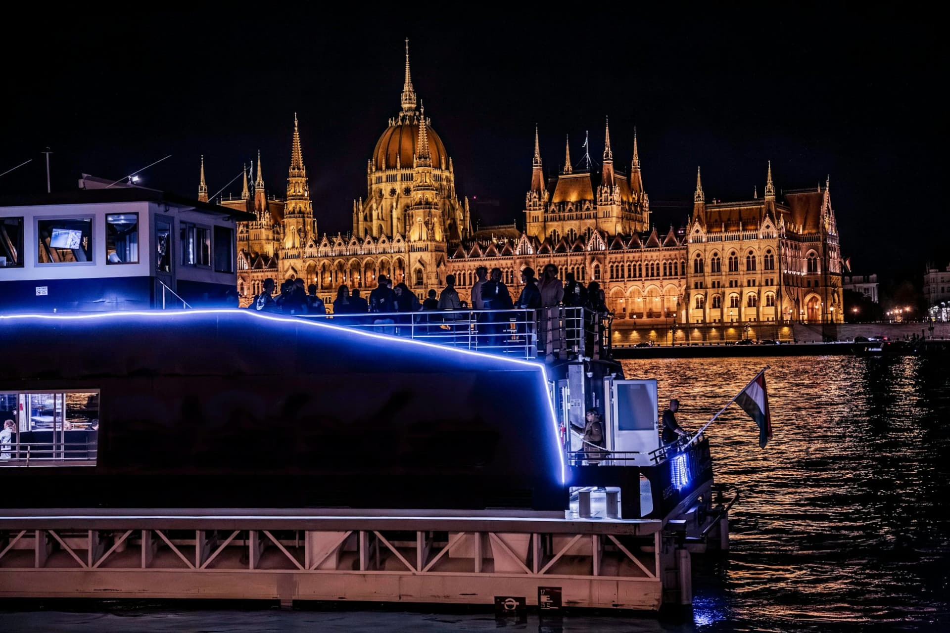Budapest Parliament Panorama Sightseeing Cruise from Buda - تصویر 7