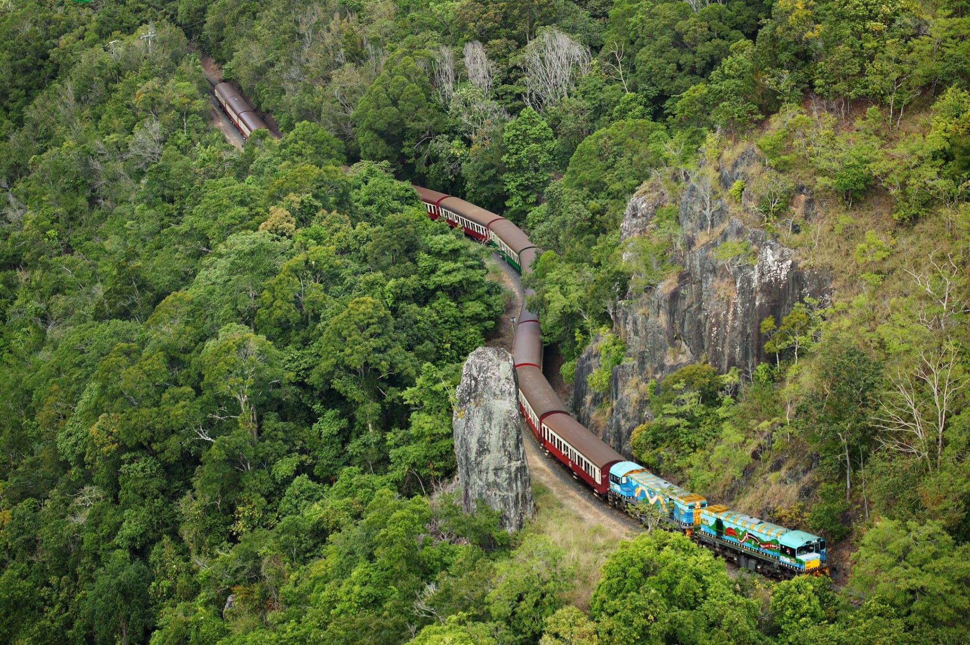 Full-Day Kuranda Tour with Skyrail Cableway, Scenic Railway, Rainforestation and Butterfly Sanctuary - تصویر 2