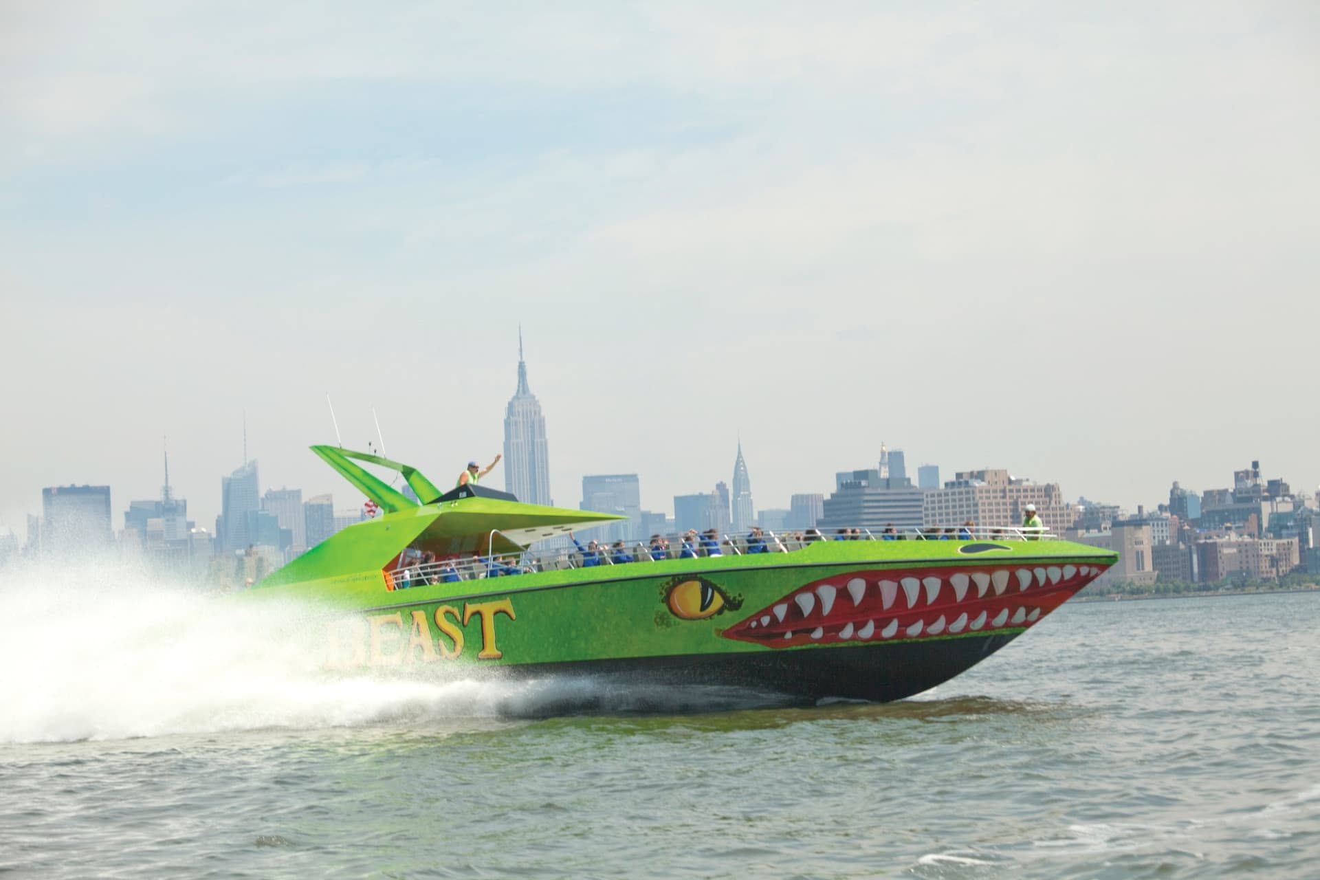 The Beast Speedboat Ride to Statue of Liberty by Circle Line: Reserved Straight-to-Board Ticket - تصویر 8