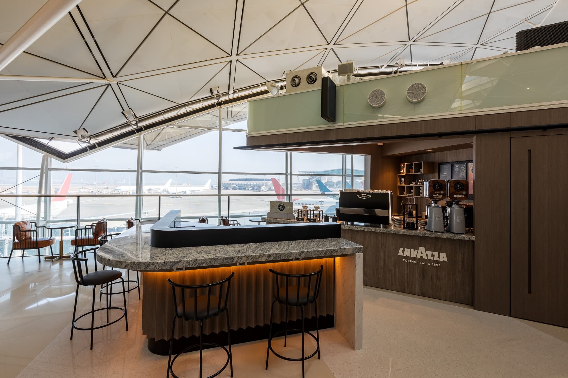 Plaza Premium Lounge - Hong Kong International Airport Terminal 1 - تصویر 8