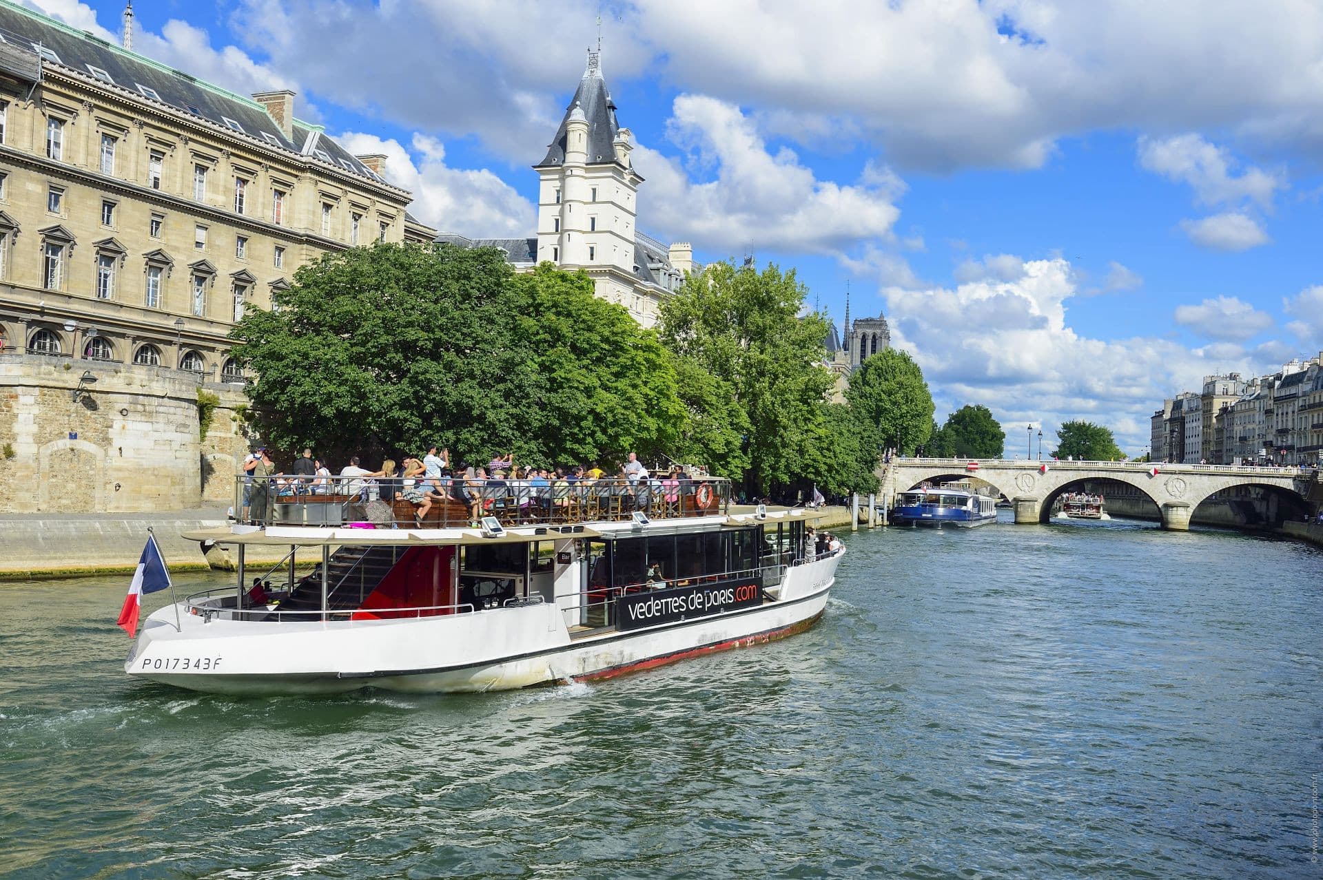 Seine River Cruise by Vedettes De Paris - تصویر 6