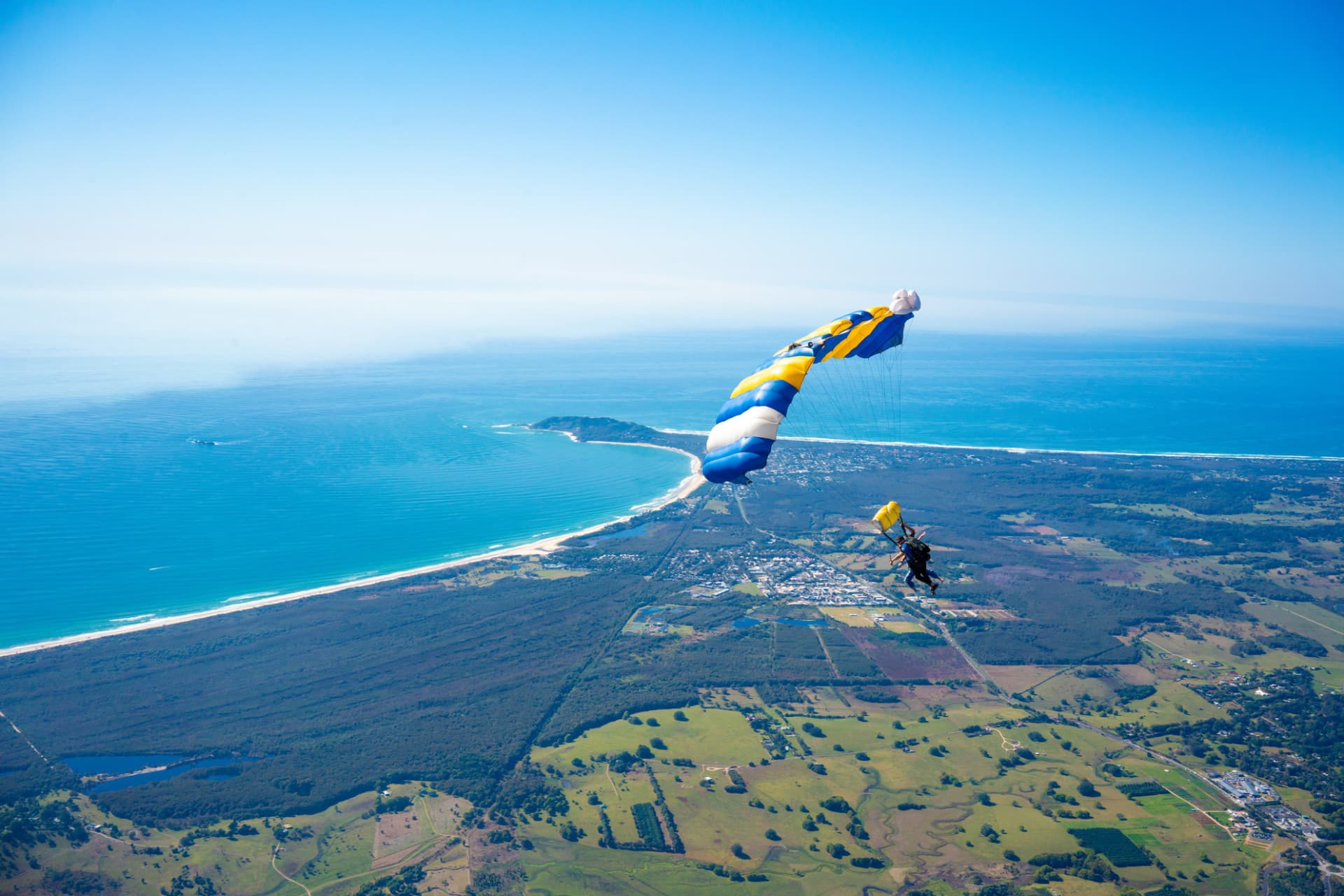 Tandem Skydiving Experience Byron Bay - تصویر 3