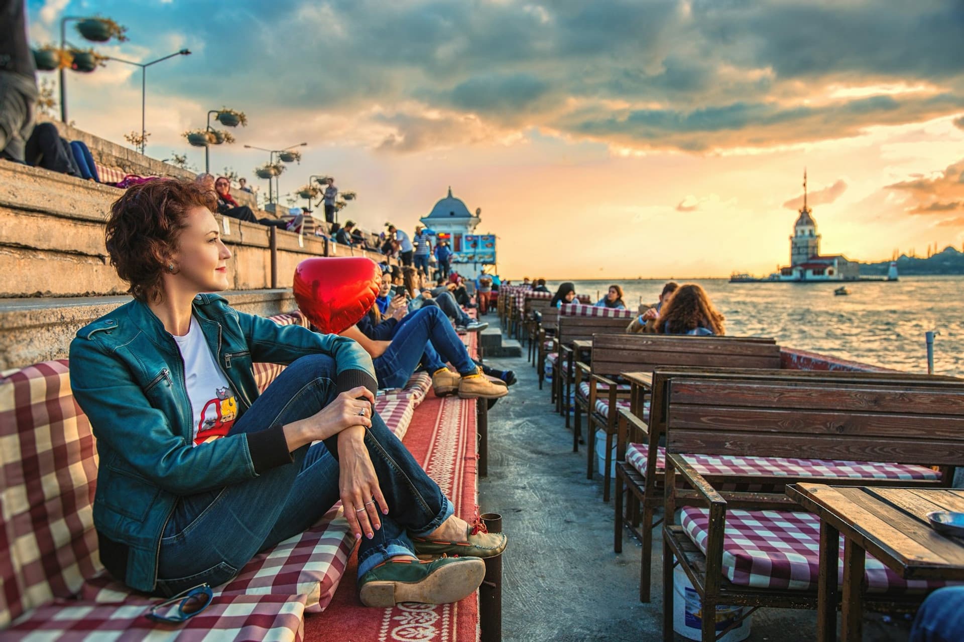 Istanbul Europe and Asia Half-Day Private Tour: Maiden's Tower and Mihrimah Sultan Mosque - تصویر اصلی