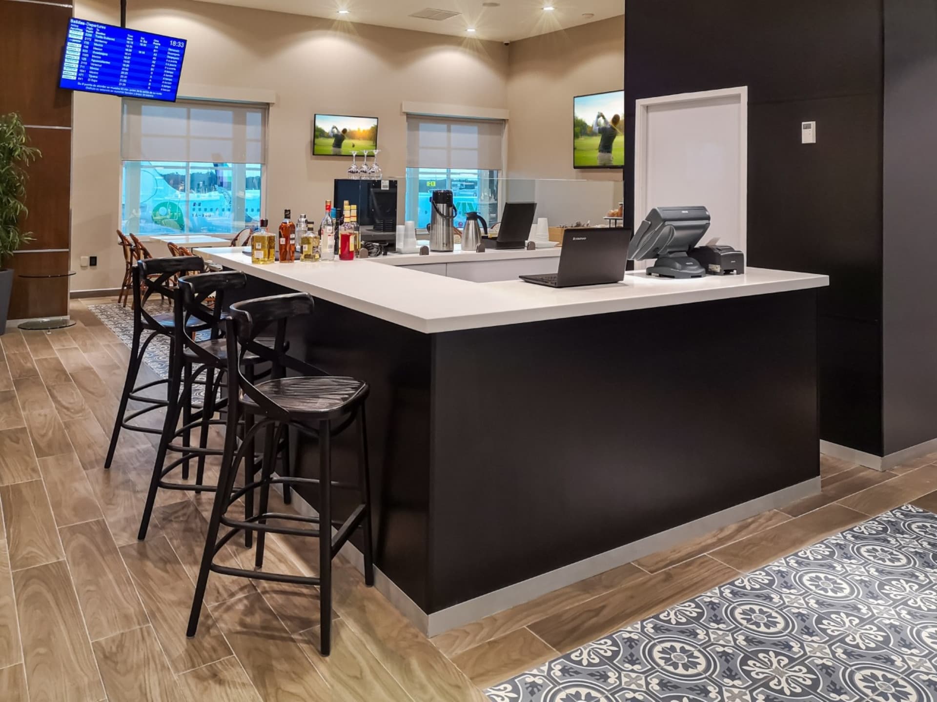 MERA Business Lounge - Cancun International Airport - تصویر 4