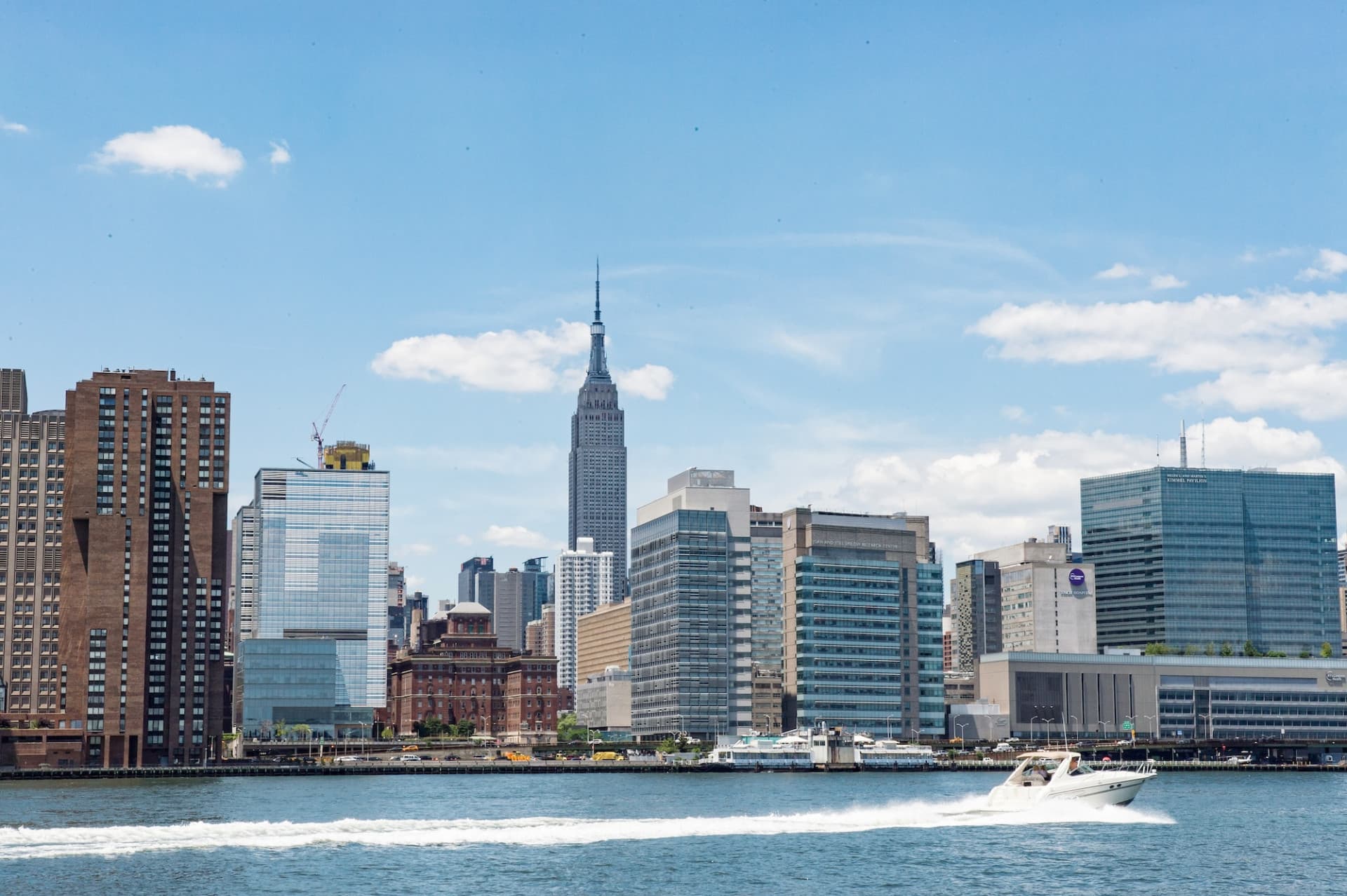 Circle Line "NYC Landmarks" Sightseeing Cruise (1.5 hours): Reserved Straight-to-Board Ticket - تصویر 3