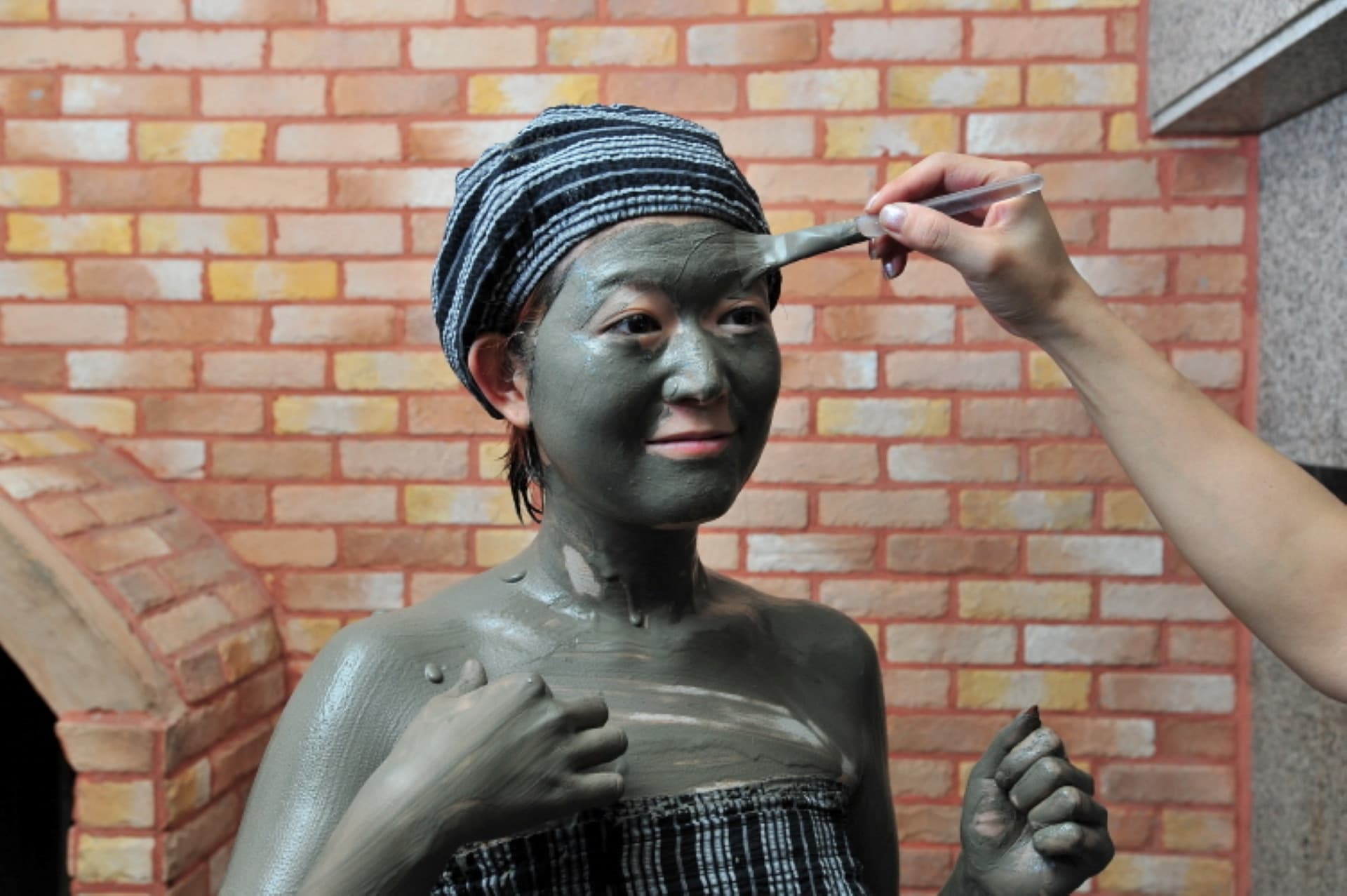 Myeongdong Hana Mud Massage Sauna Experience - تصویر 2