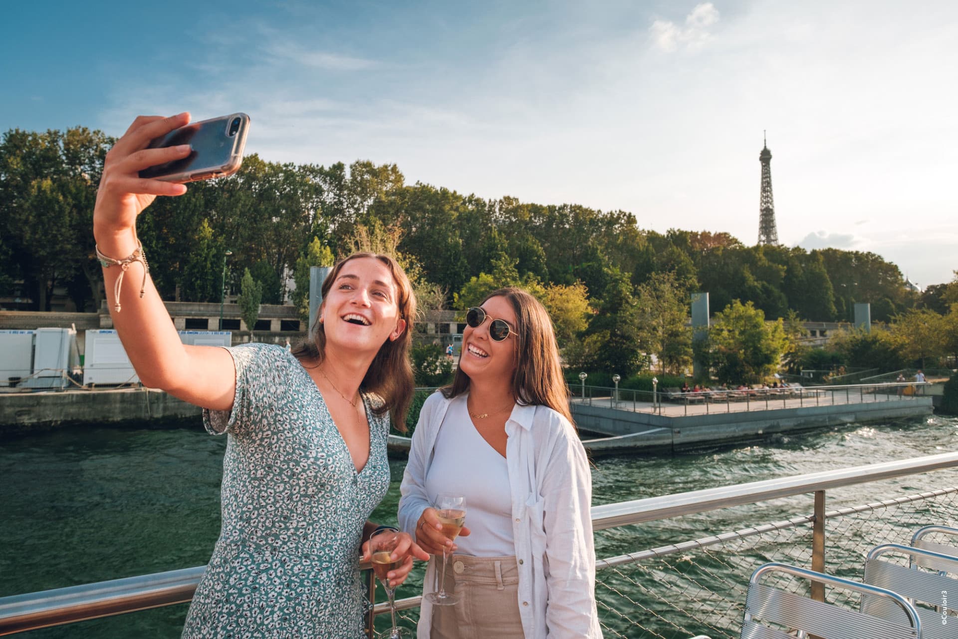 Seine River Cruise by Vedettes De Paris - تصویر 3