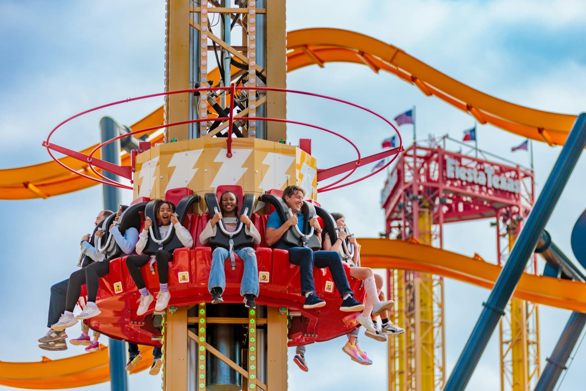 Six Flags Fiesta Texas Ticket - تصویر 5
