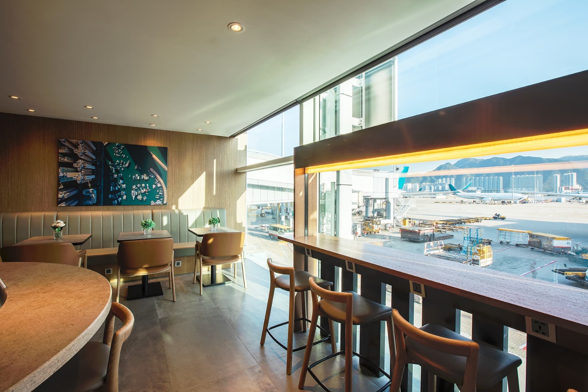 Plaza Premium Lounge - Hong Kong International Airport Terminal 1 - تصویر 2