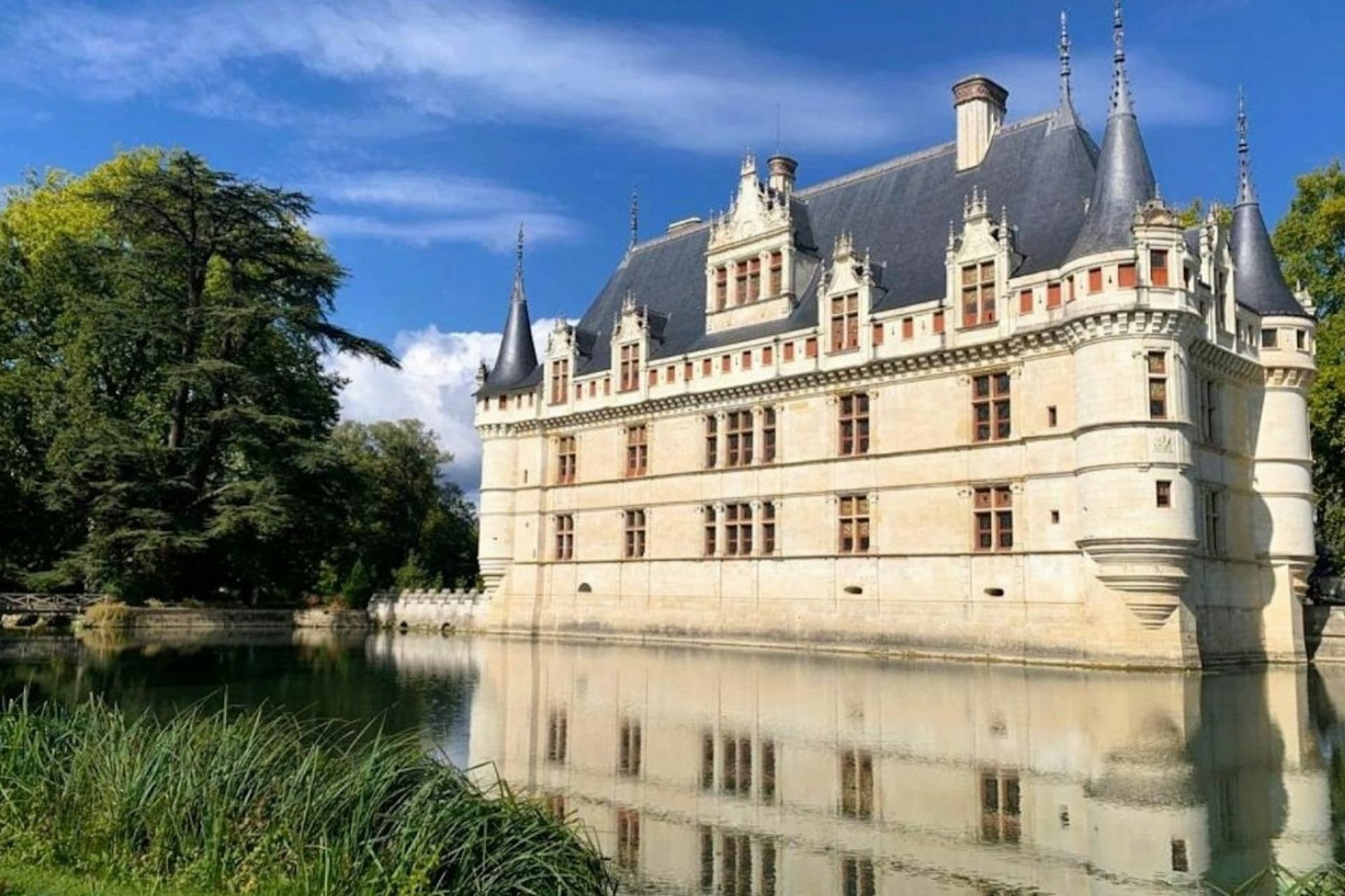 Chateau d'Azay-le-Rideau & Gardens of Villandry: Guided Trip from Tours - تصویر 2