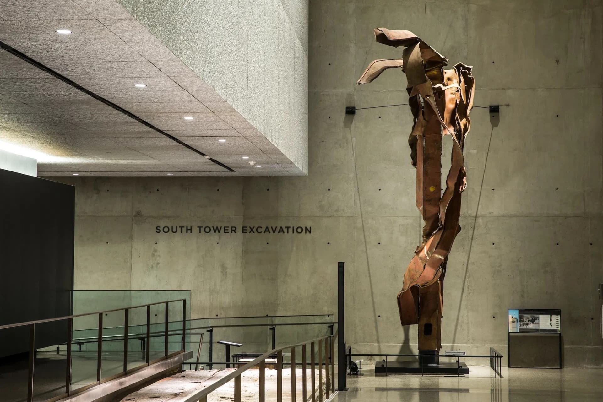 9/11 Memorial & Wall Street Walking Tour + Optional 9/11 Museum Admission - تصویر 8