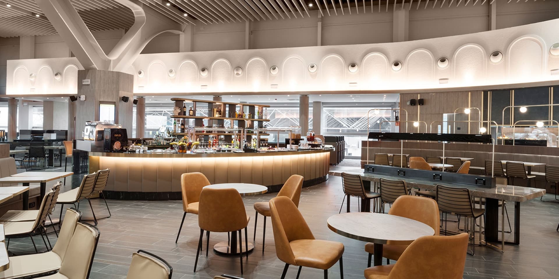 Plaza Premium Lounge - Leonardo da Vinci-Fiumicino Airport Terminal 3 - تصویر 8