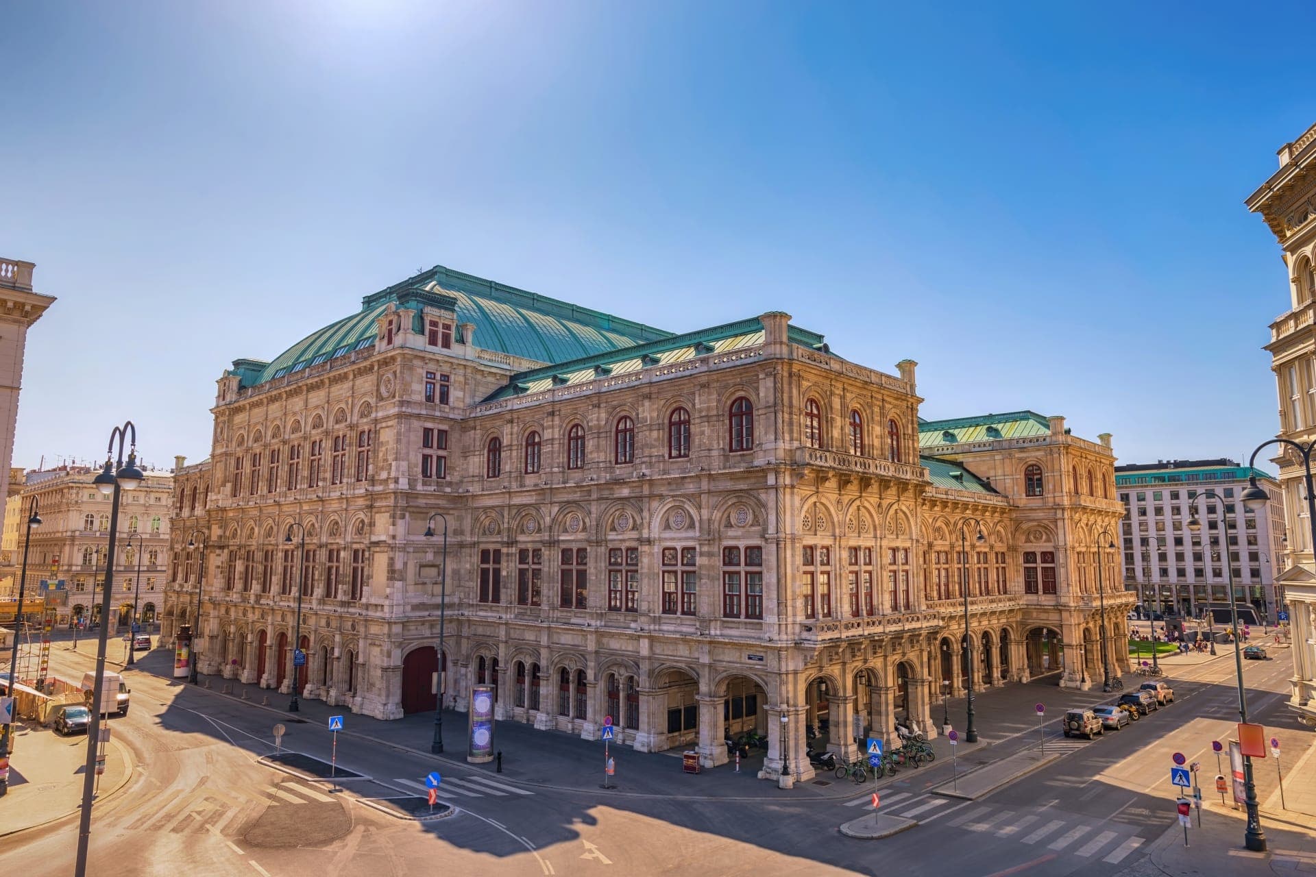 Vienna Old Town, Hofburg Palace Courtyard, and St. Stephen's Cathedral Walking Tour - تصویر 9
