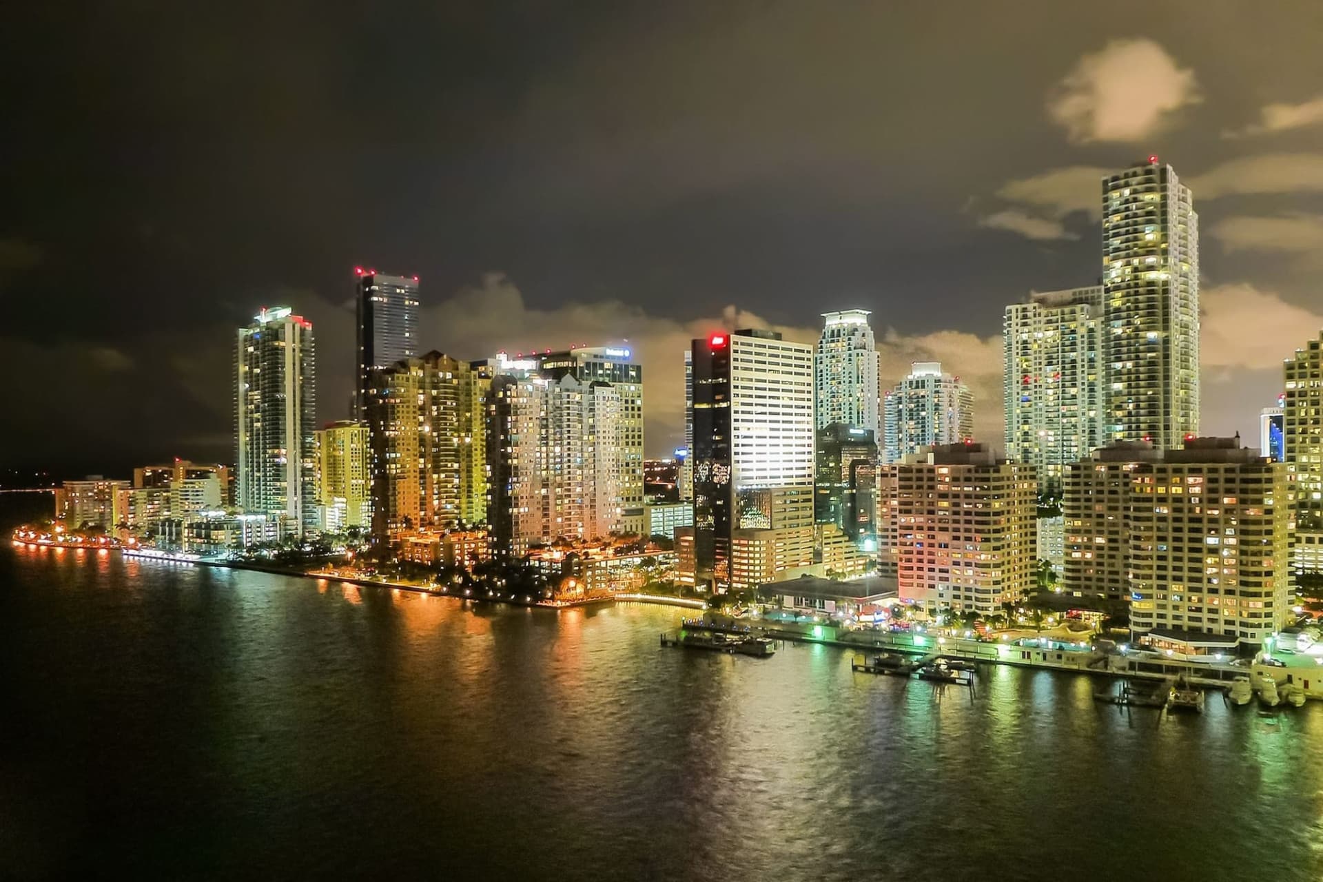 Miami Skyline Cruise of Millionaires’ Homes and Biscayne Bay - تصویر 14