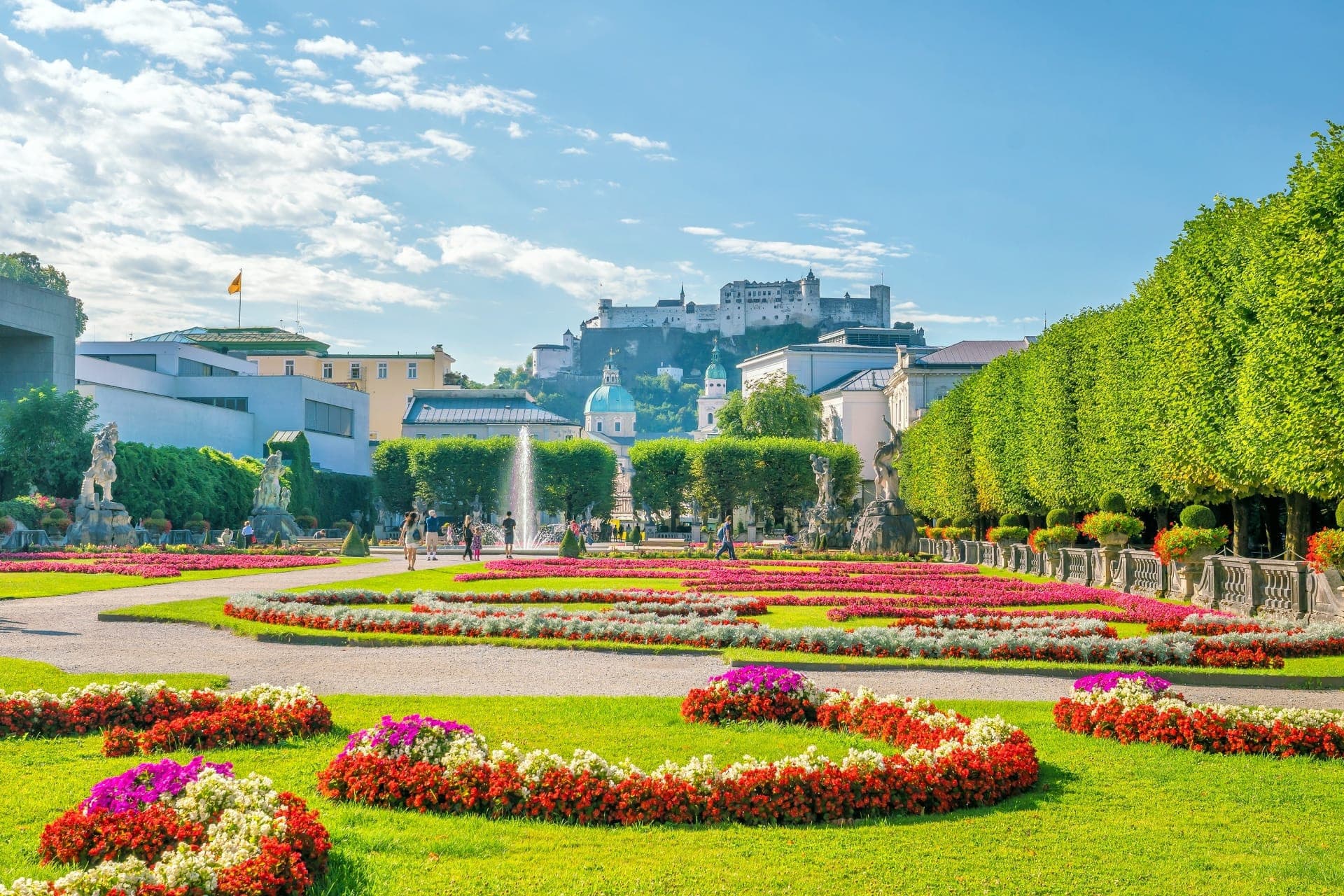 Salzburg Old Town, Mozart, and Mirabell Gardens Walking Tour - تصویر 4