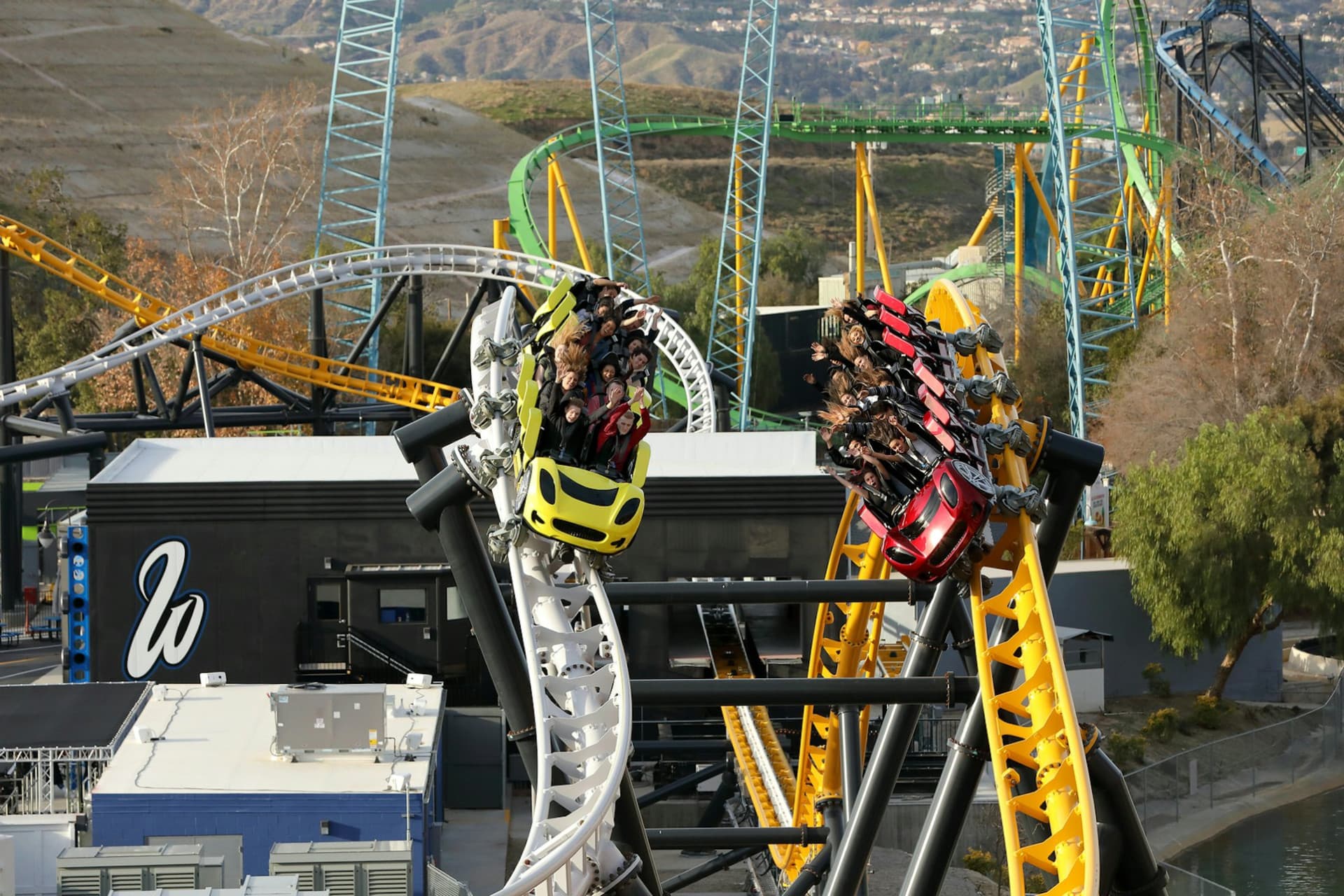 Six Flags Magic Mountain Ticket - تصویر 3
