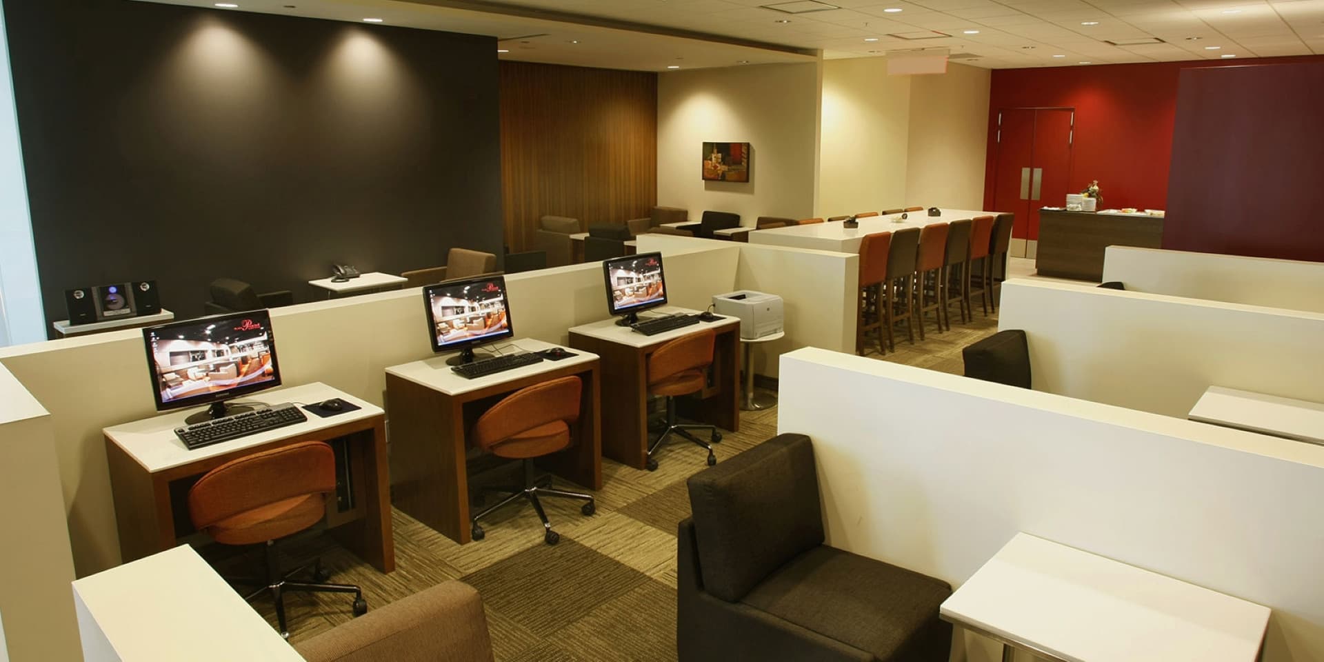 Plaza Premium Lounge - Toronto Pearson International Airport Terminal 1 - تصویر 7