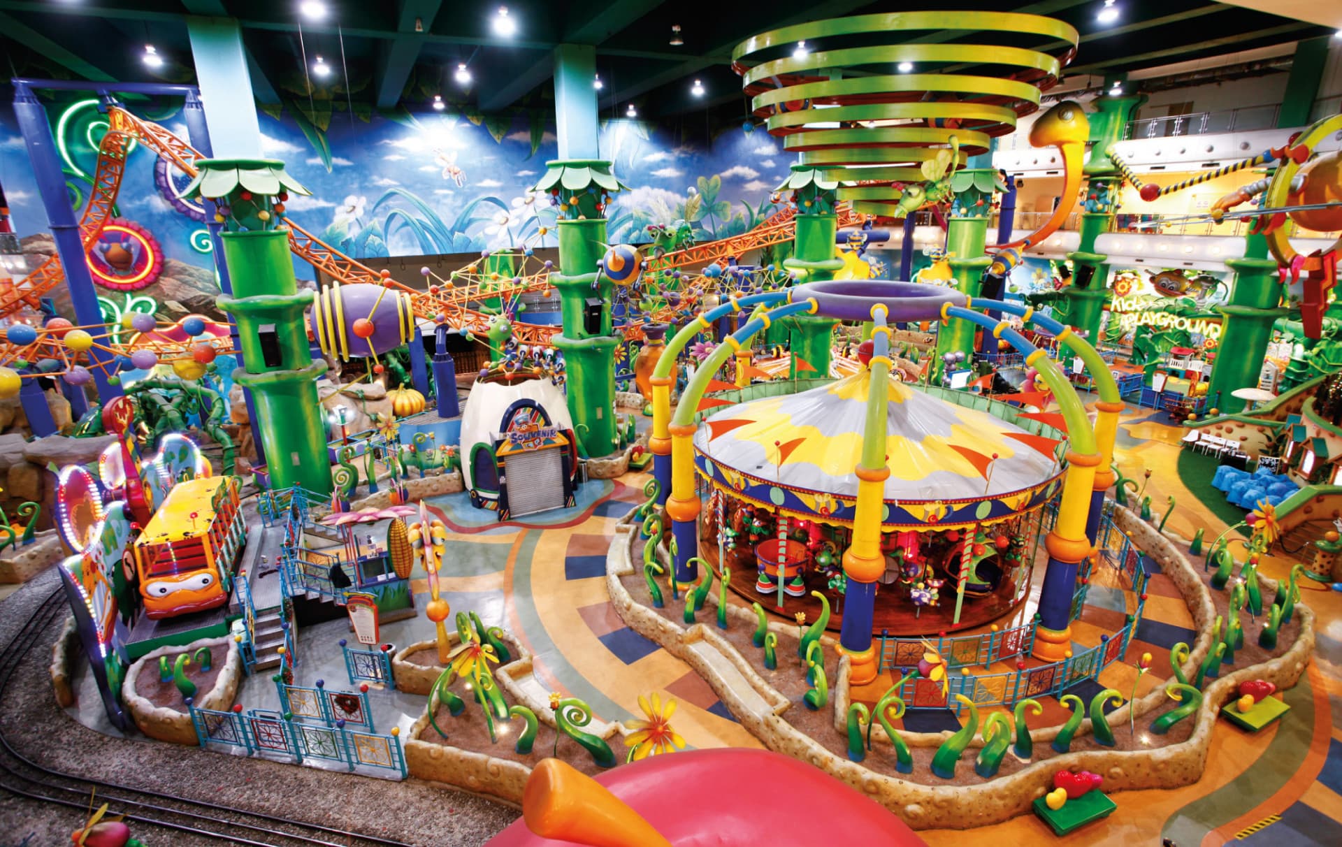 COMBO: Aquaria KLCC + Berjaya Times Square Theme Park Tickets - تصویر 2