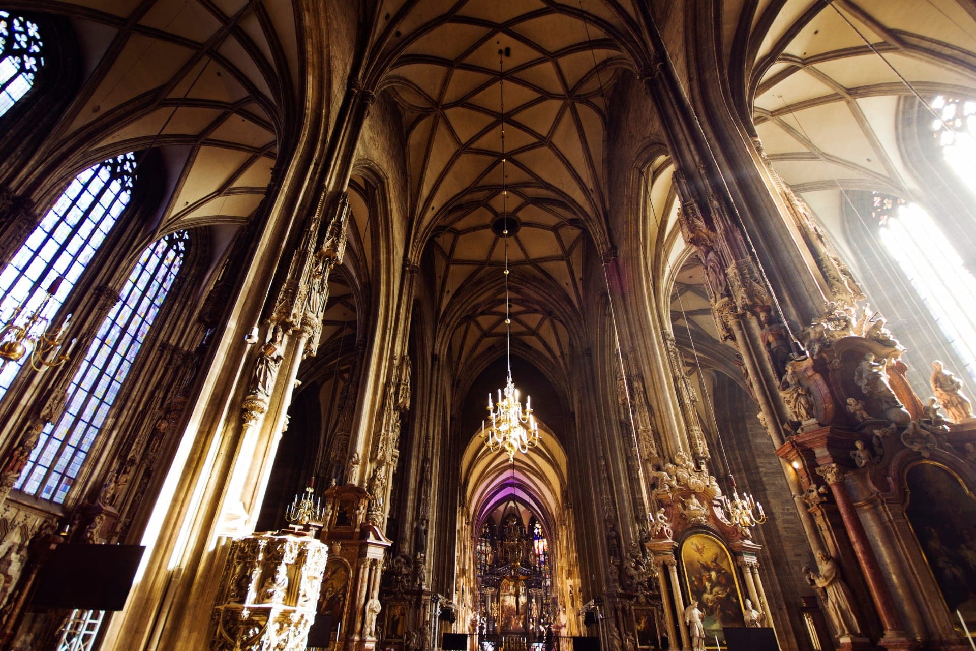 Vienna Old Town, Hofburg Palace Courtyard, and St. Stephen's Cathedral Walking Tour - تصویر 17