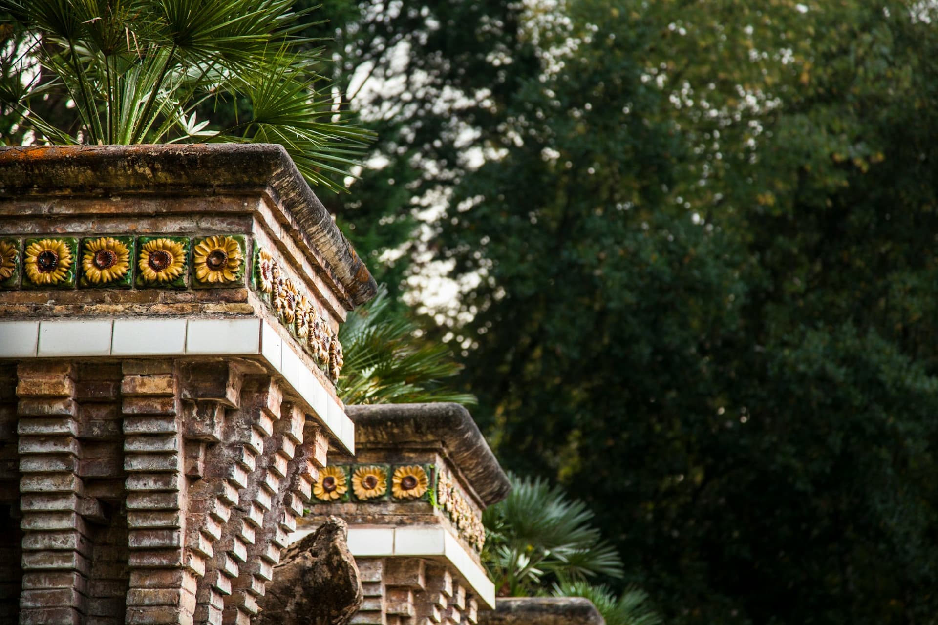 Gaudí's El Capricho Ticket with Audio Guide - تصویر 5