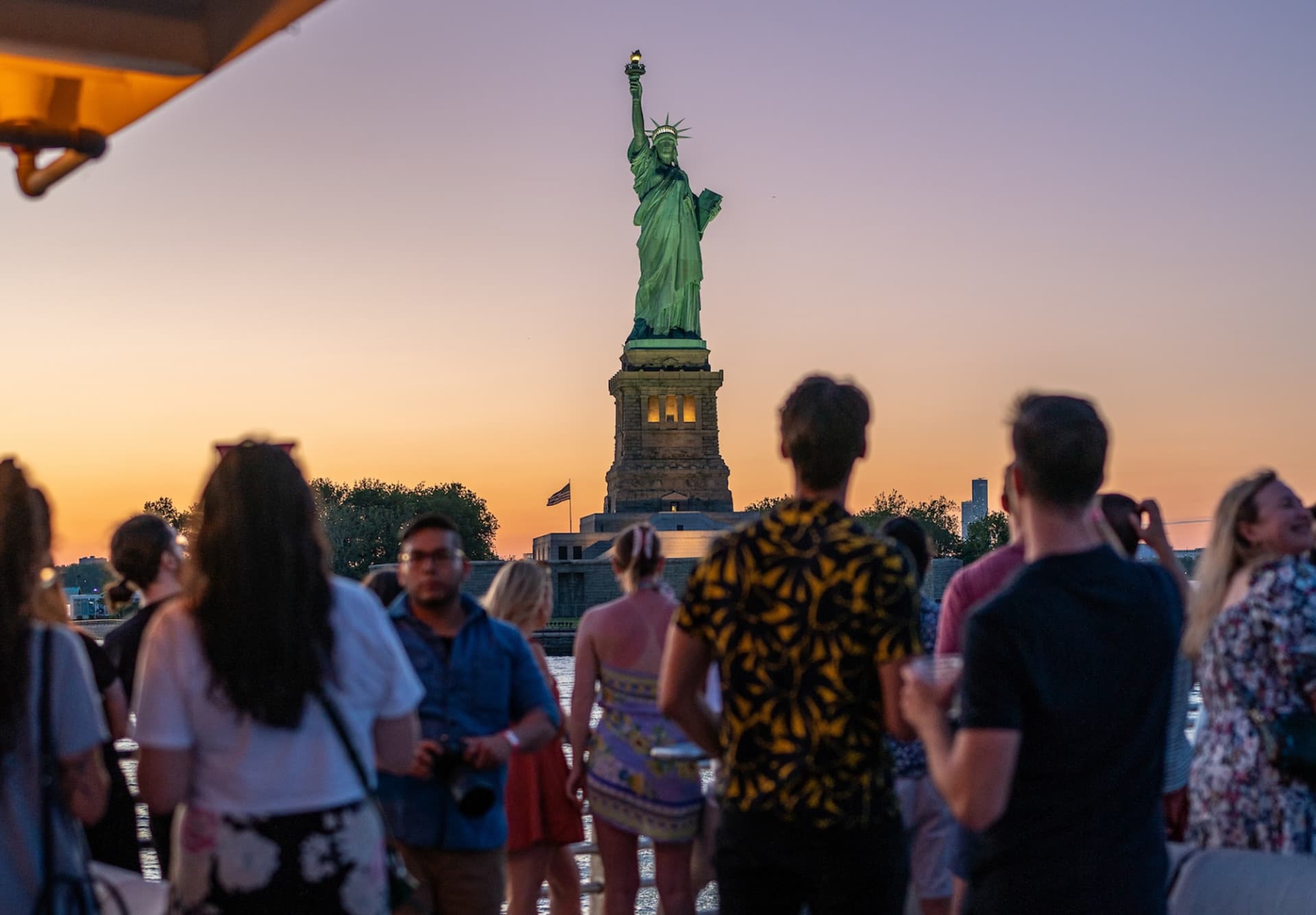 Circle Line Downtown "Liberty Sunset" Evening Cruise (1.5 hours): Reserved Straight-to-Board Ticket - تصویر 4
