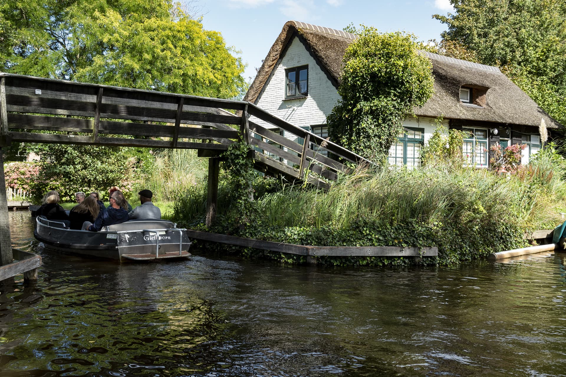 Giethoorn Full-Day Tour from Amsterdam with Canal Cruise and Self-Guided Walking Tour - تصویر اصلی