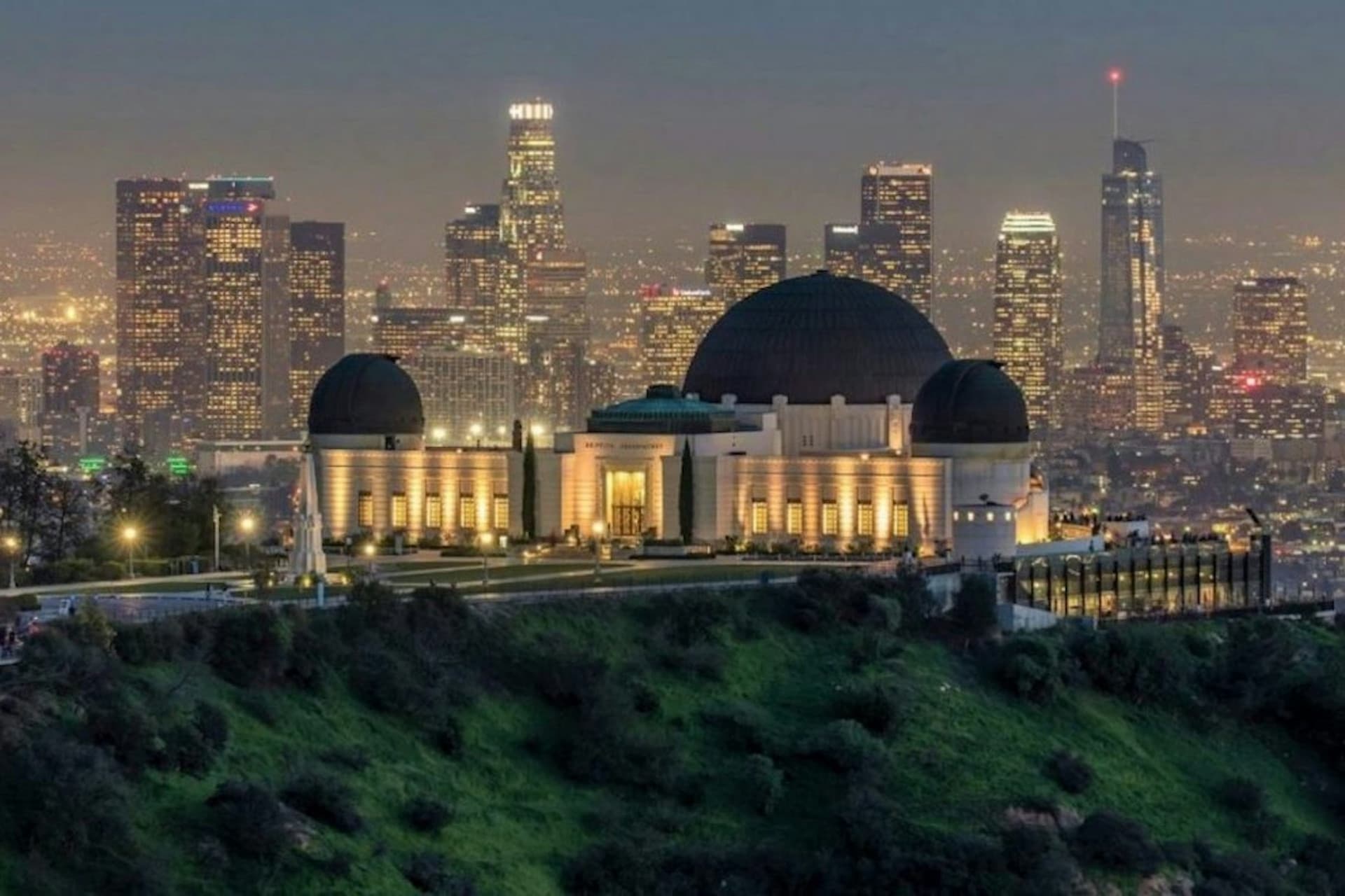 Griffith Observatory: Guided Tour + Planetarium Show Ticket - تصویر اصلی