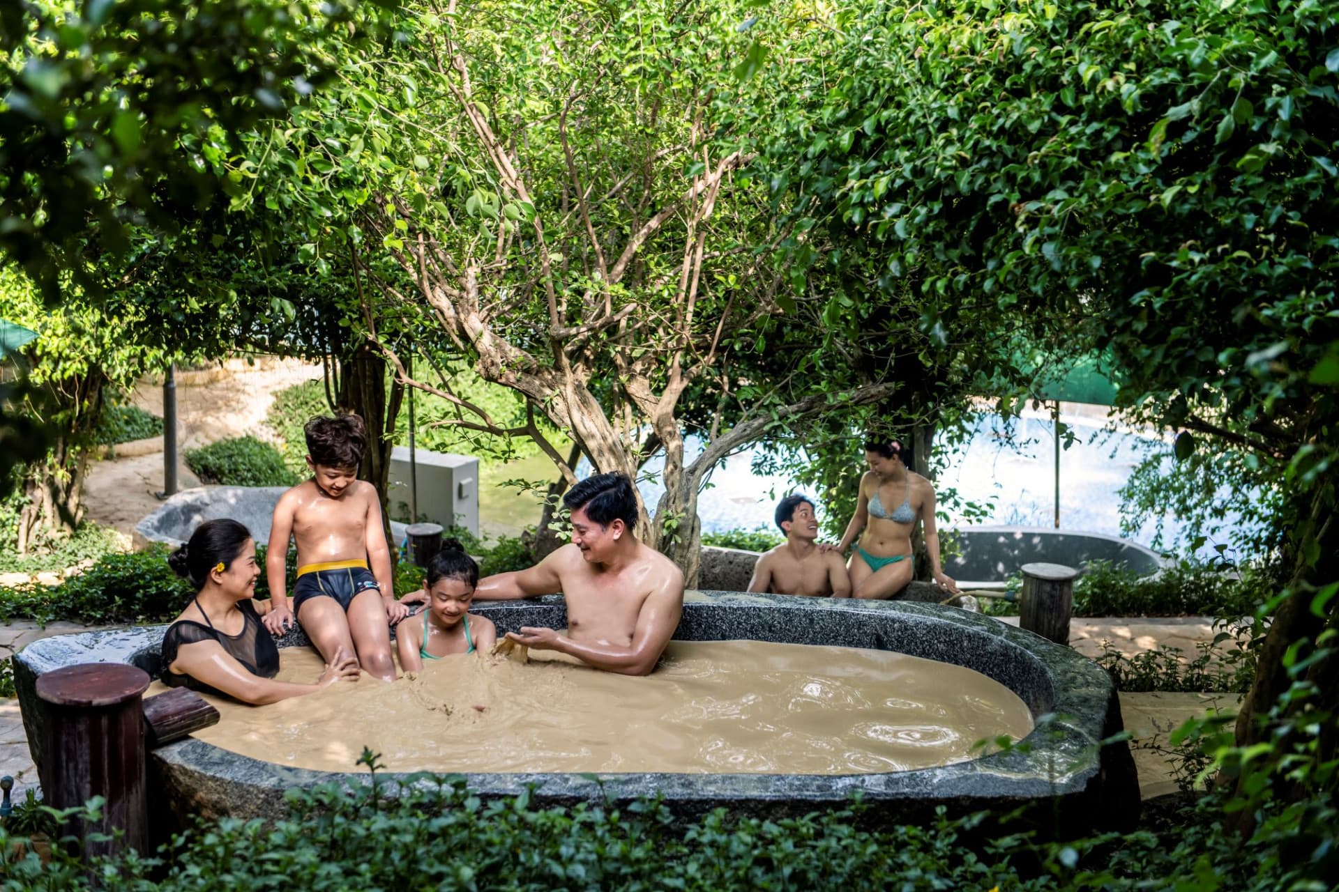 VinWonders Hon Tam Mud Bath Ticket - تصویر اصلی