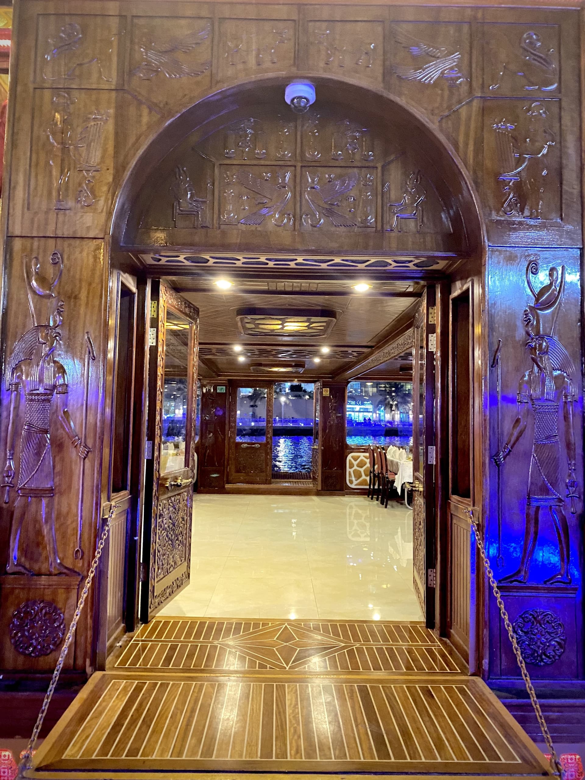 Dubai Ocean Empress  Dinner Dhow Cruise - تصویر 7