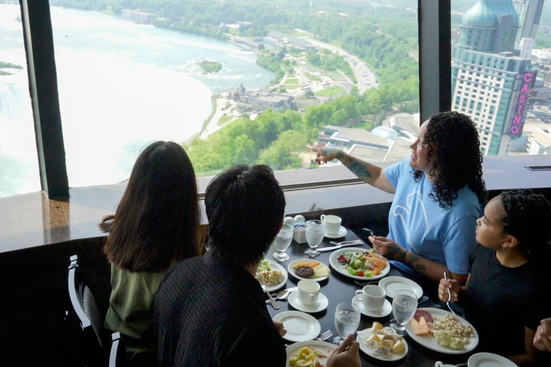 Niagara Falls(US & Canada): Guided Tour with Boat Cruise, Cave of the Winds & Skylon Tower - تصویر 4