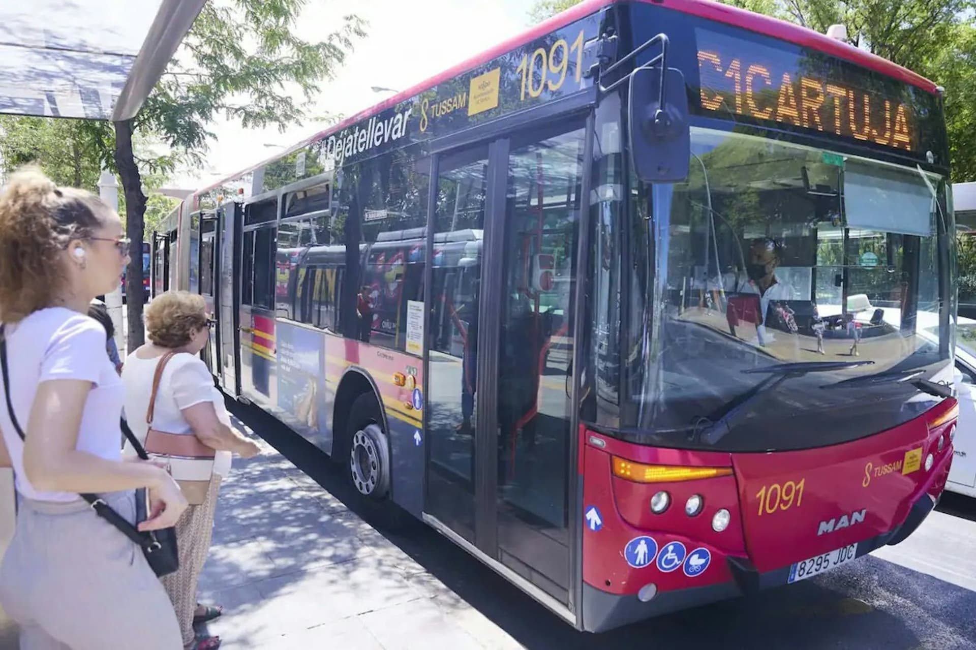 Seville: Airport Transfer Ticket to City Center - تصویر 4