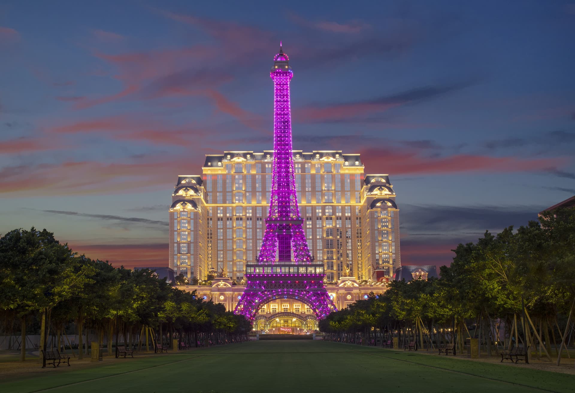The Parisian Macao Eiffel Tower Observation Deck - تصویر 2