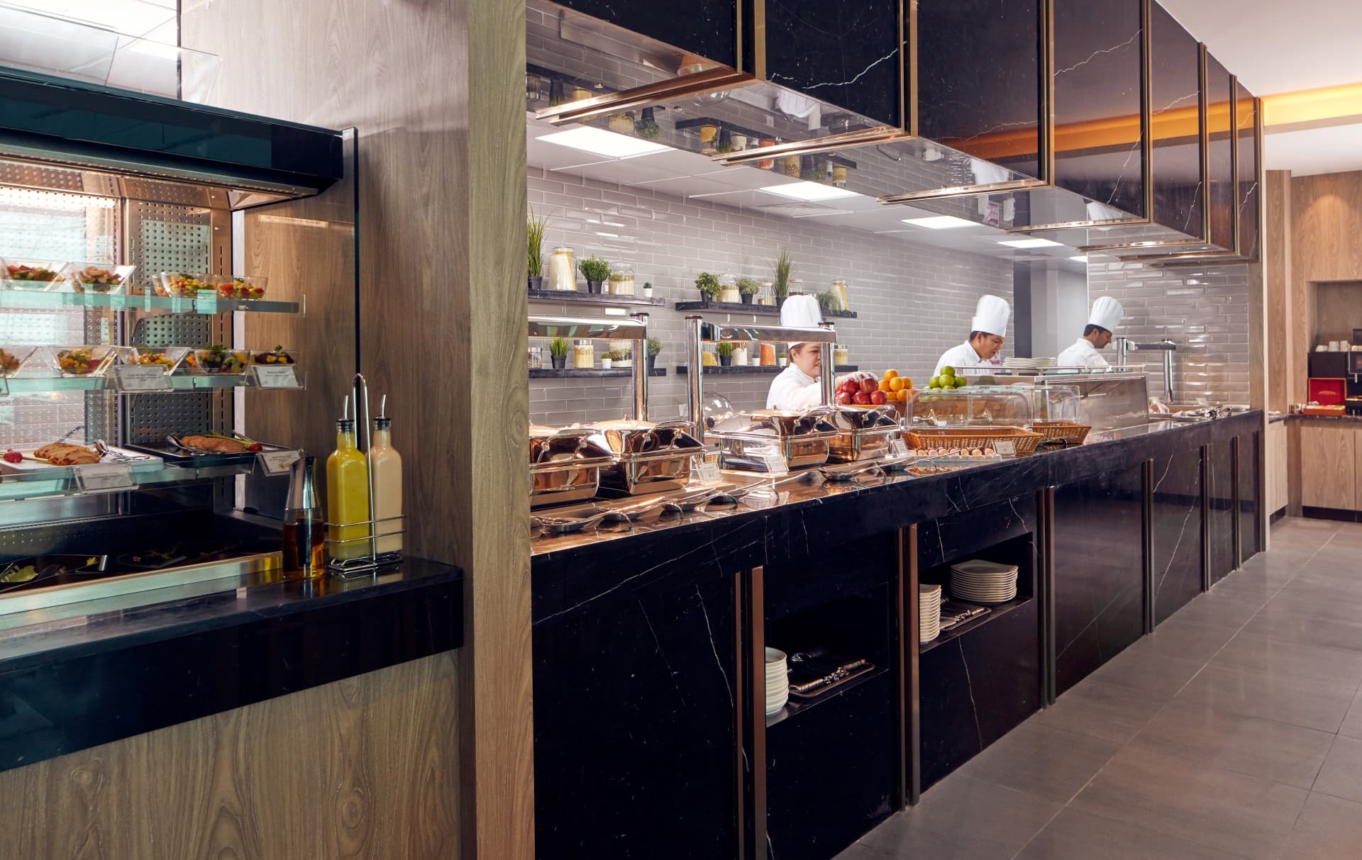 Plaza Premium Lounge - Dubai International Airport Terminal 3 - تصویر 3
