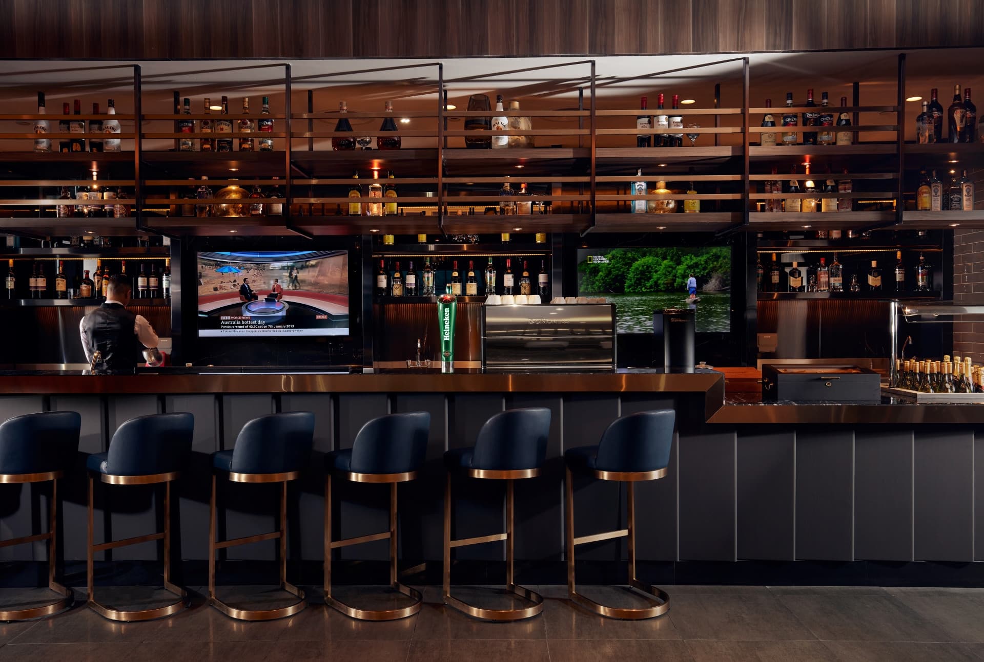 Plaza Premium Lounge - Dubai International Airport Terminal 3 - تصویر 7