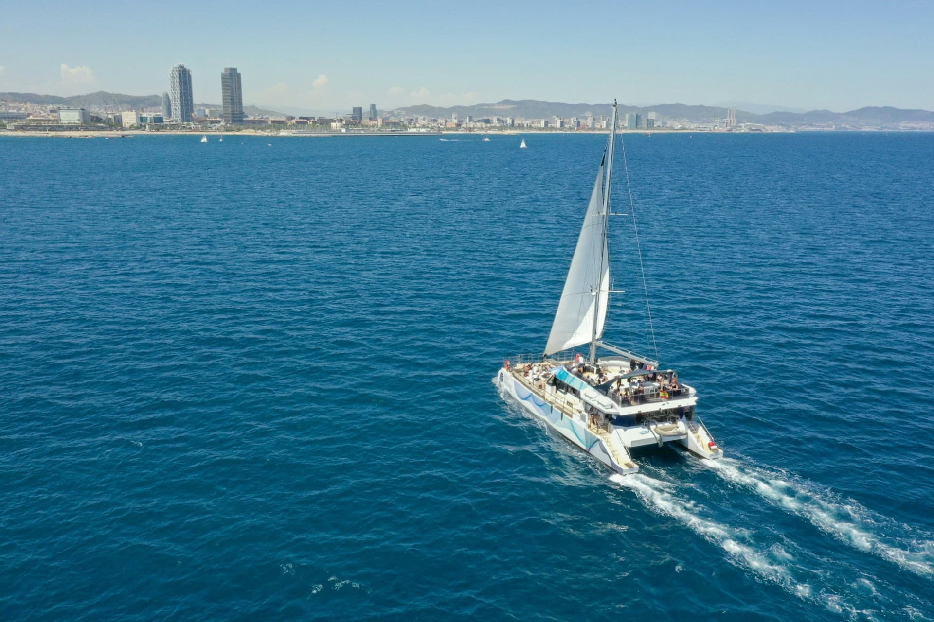Barcelona Eco Catamaran Coastline Tour - تصویر اصلی