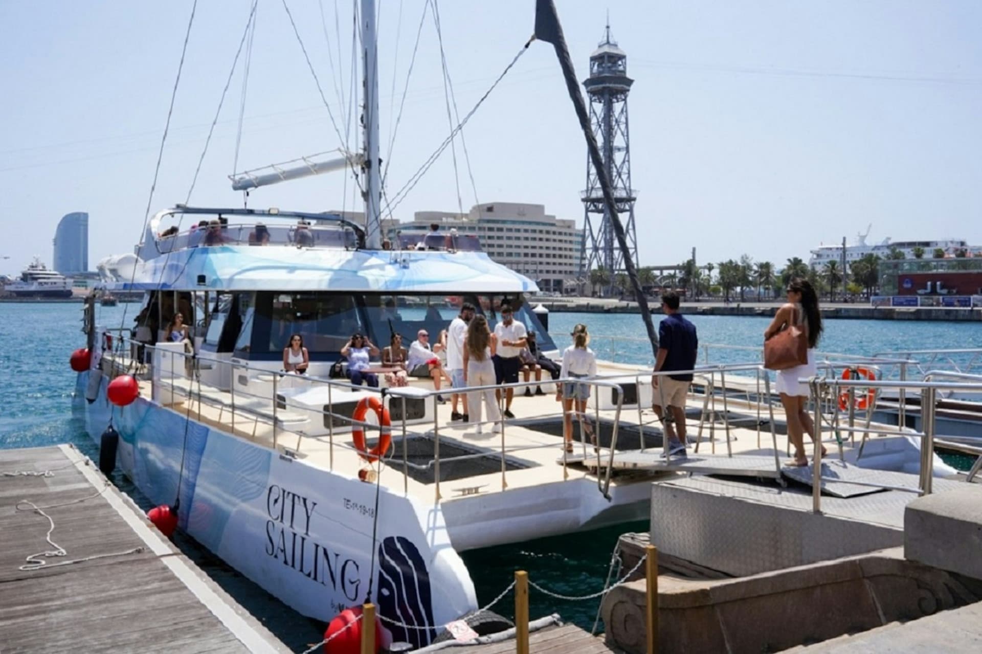 Barcelona Eco Catamaran Coastline Tour - تصویر 3