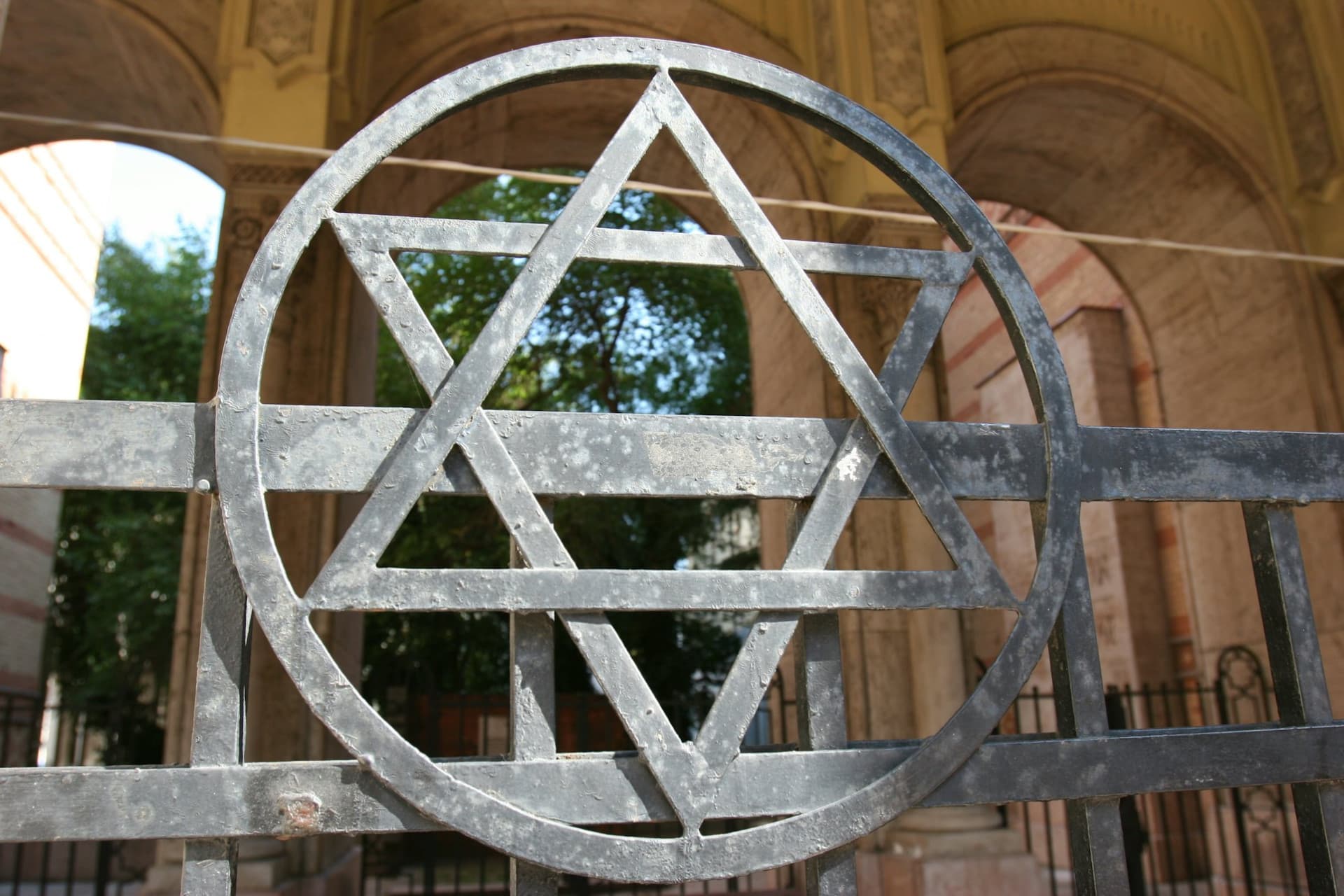 Great Synagogue Ticket + Jewish Quarter Guided Tour - تصویر 3